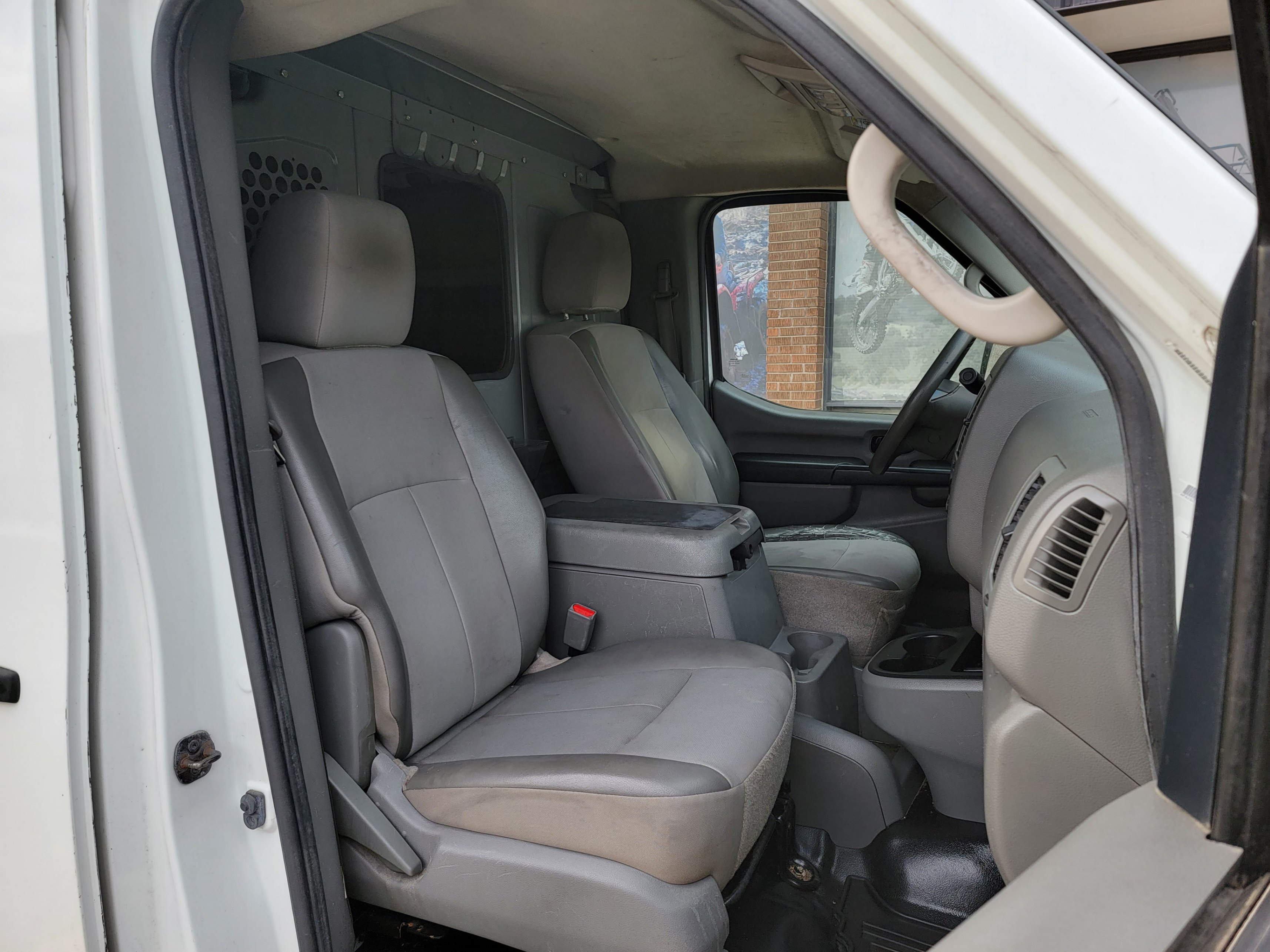 /theautoking/2013-Nissan-NV-10528160476390647.jpg