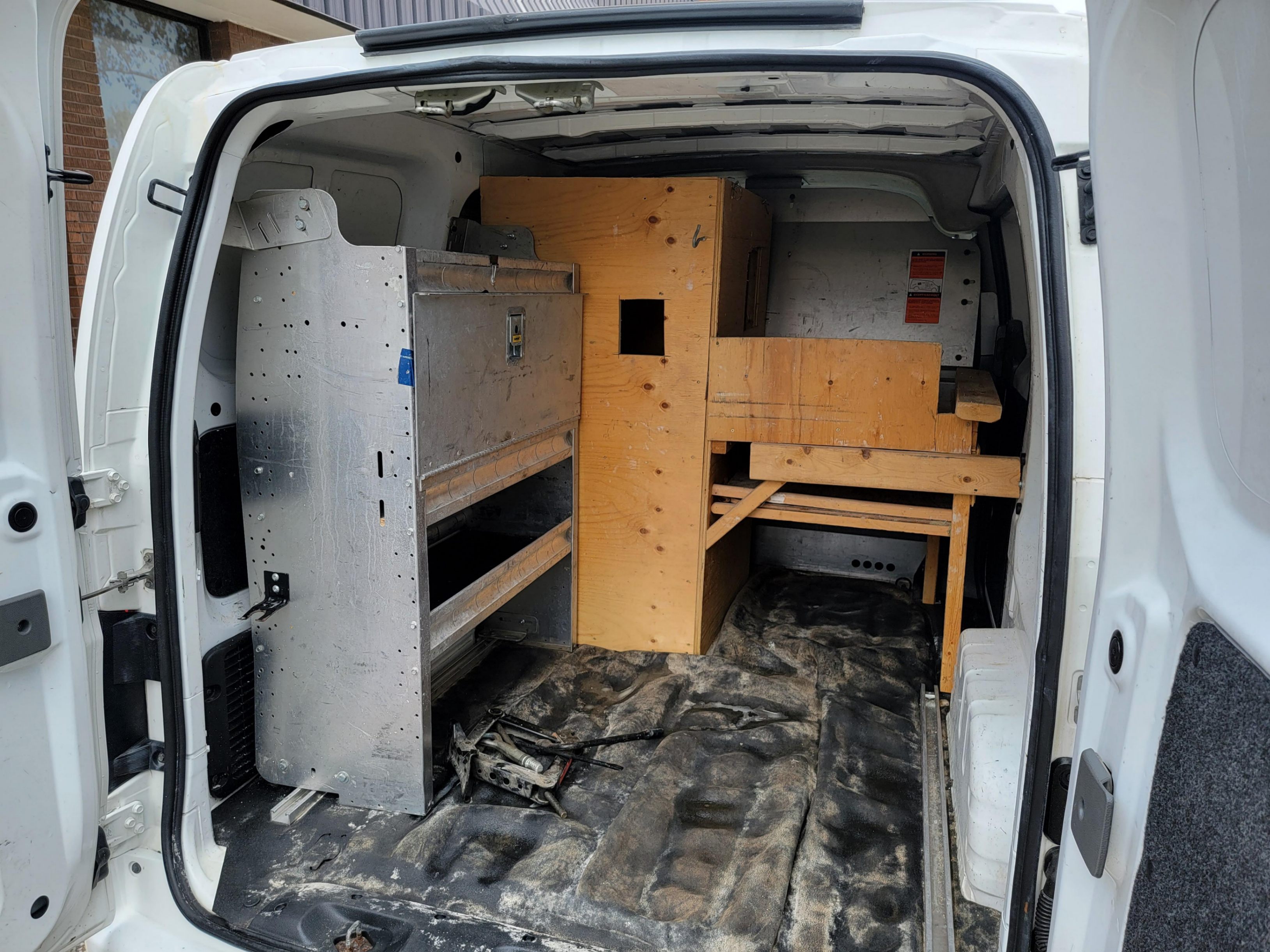 /theautoking/2013-Nissan-NV200-9910714913521725.jpg