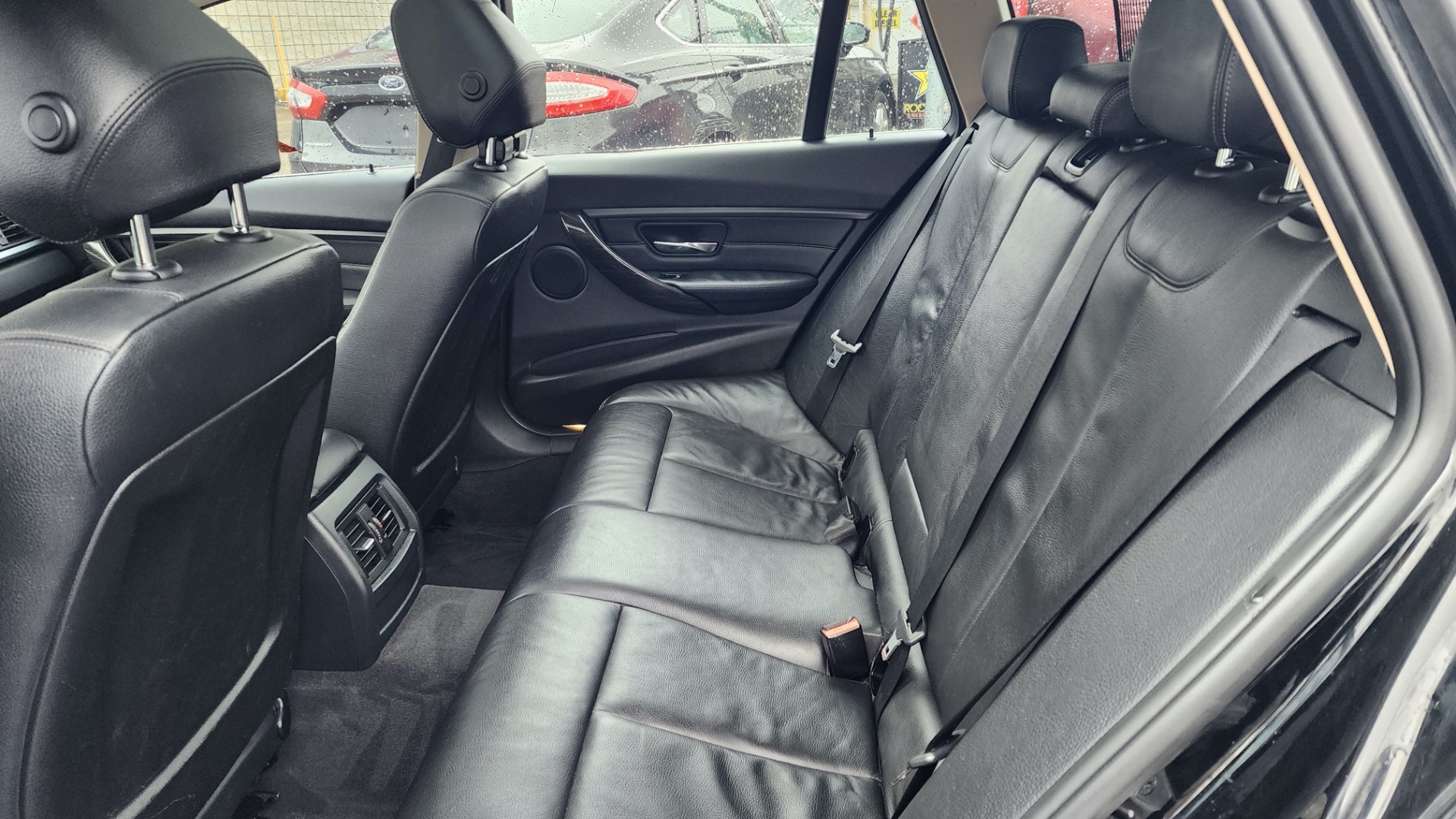 /theautoking/2014-BMW-3Series-22726259947844074.jpg