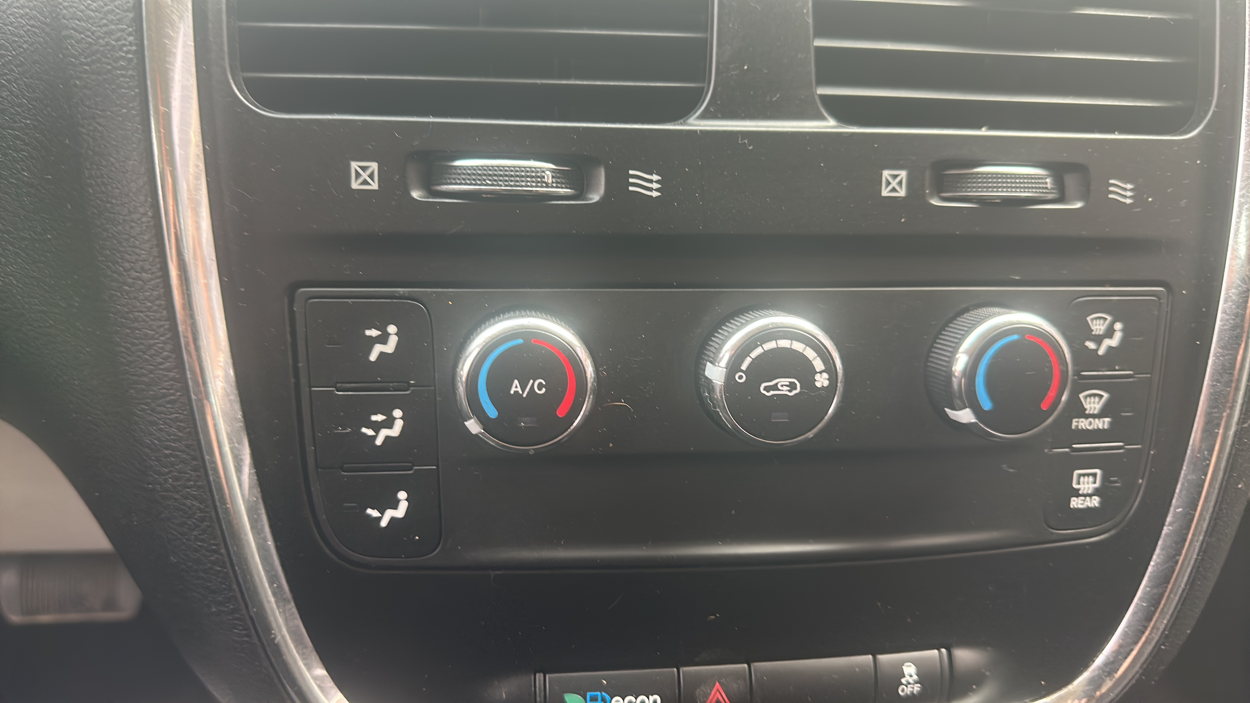/theautoking/2014-Dodge-GrandCaravan-24366715177455833.jpg