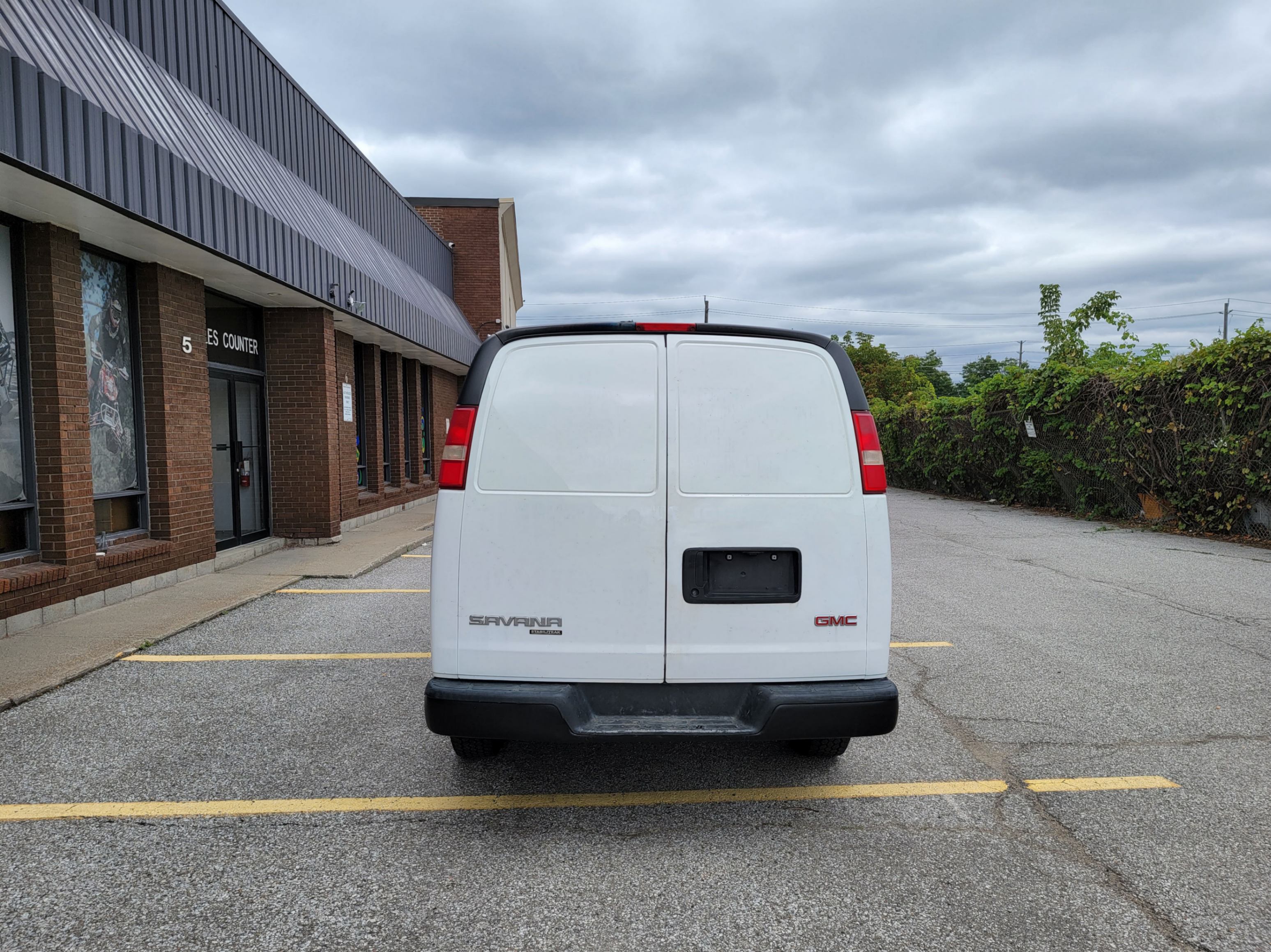 /theautoking/2014-GMC-SavanaCargo-34154168870448687.jpg