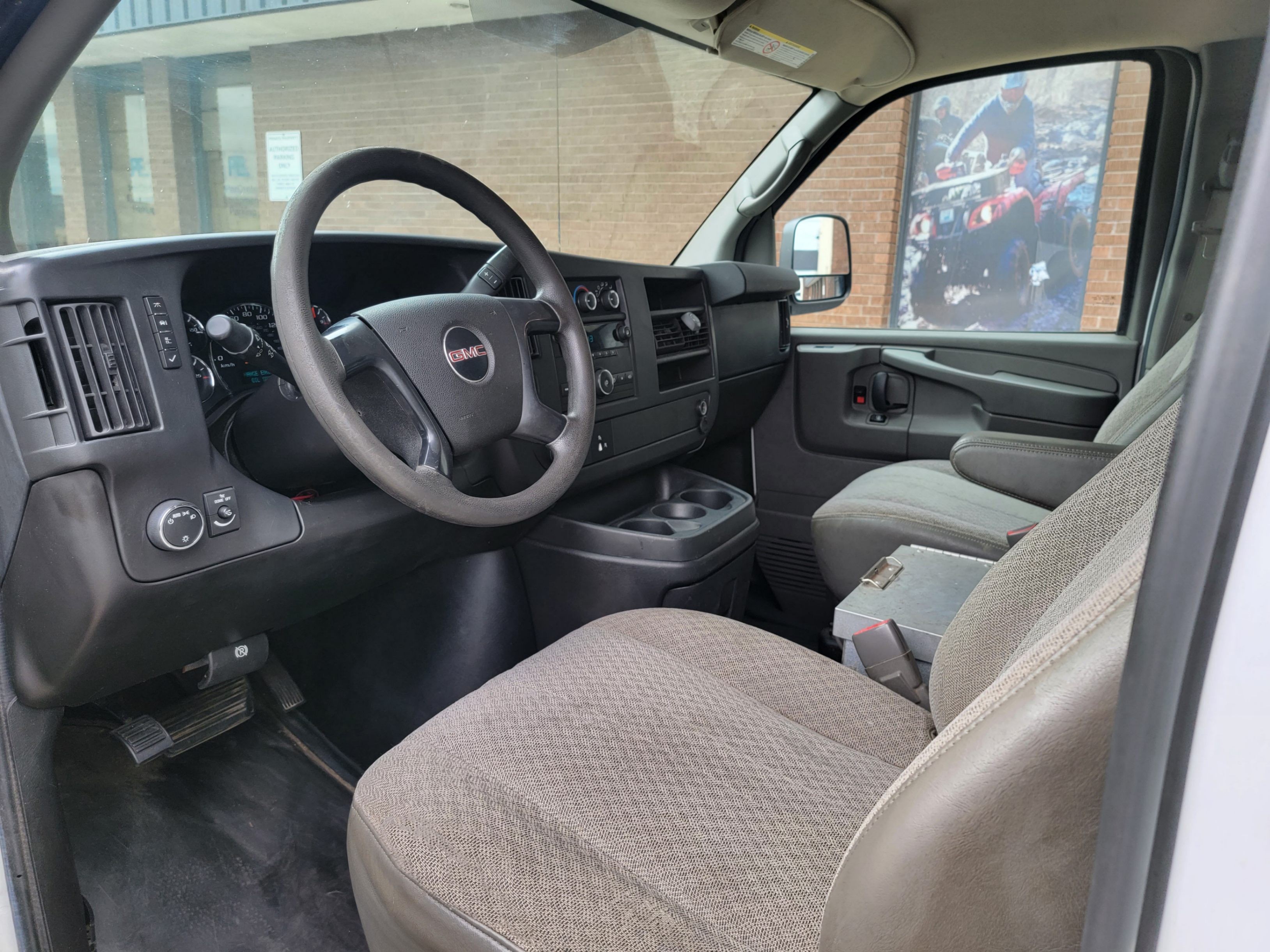 /theautoking/2014-GMC-SavanaCargo-6572646749576767.jpg
