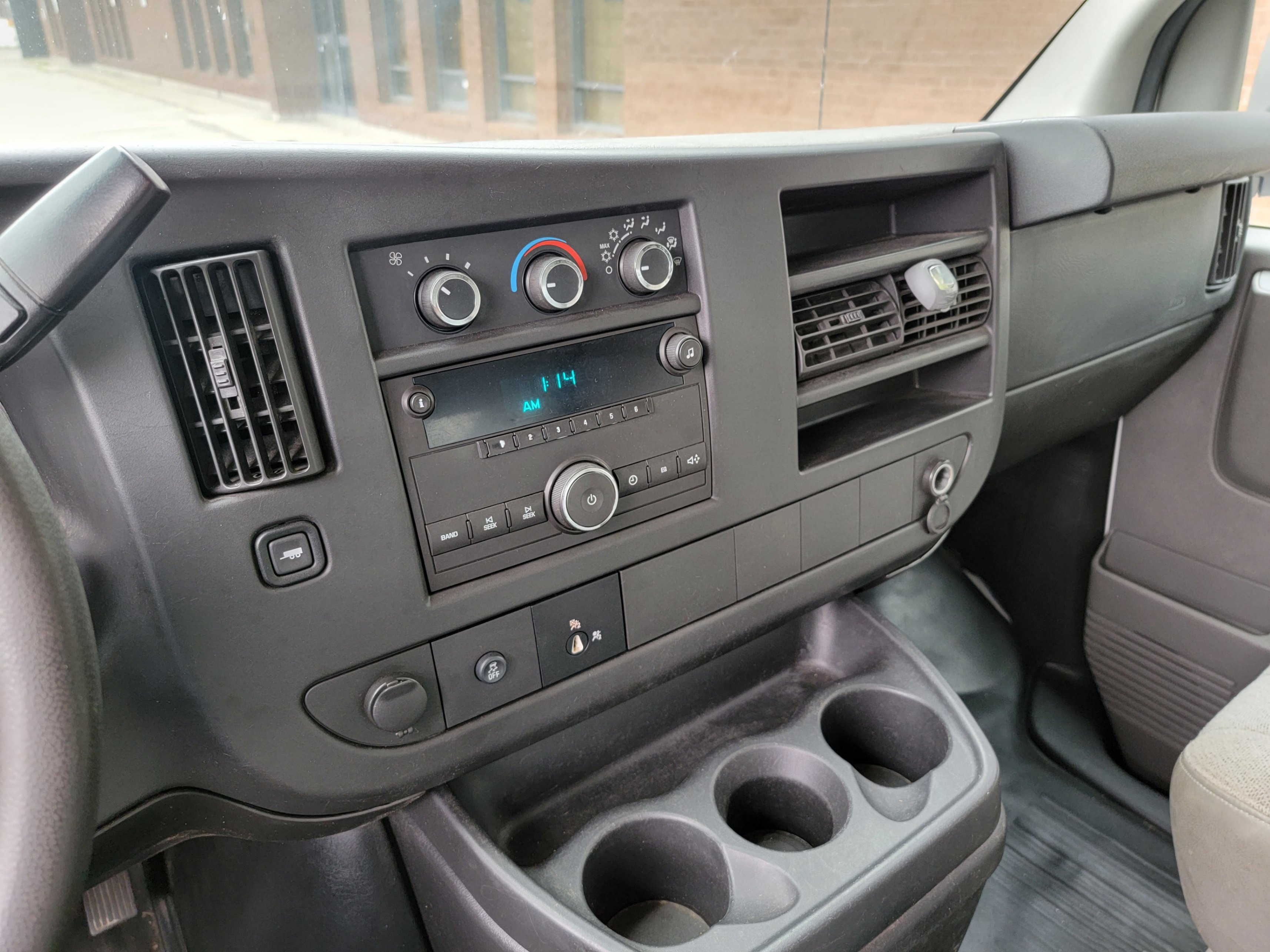 /theautoking/2014-GMC-SavanaCargo-7077072267562661.jpg