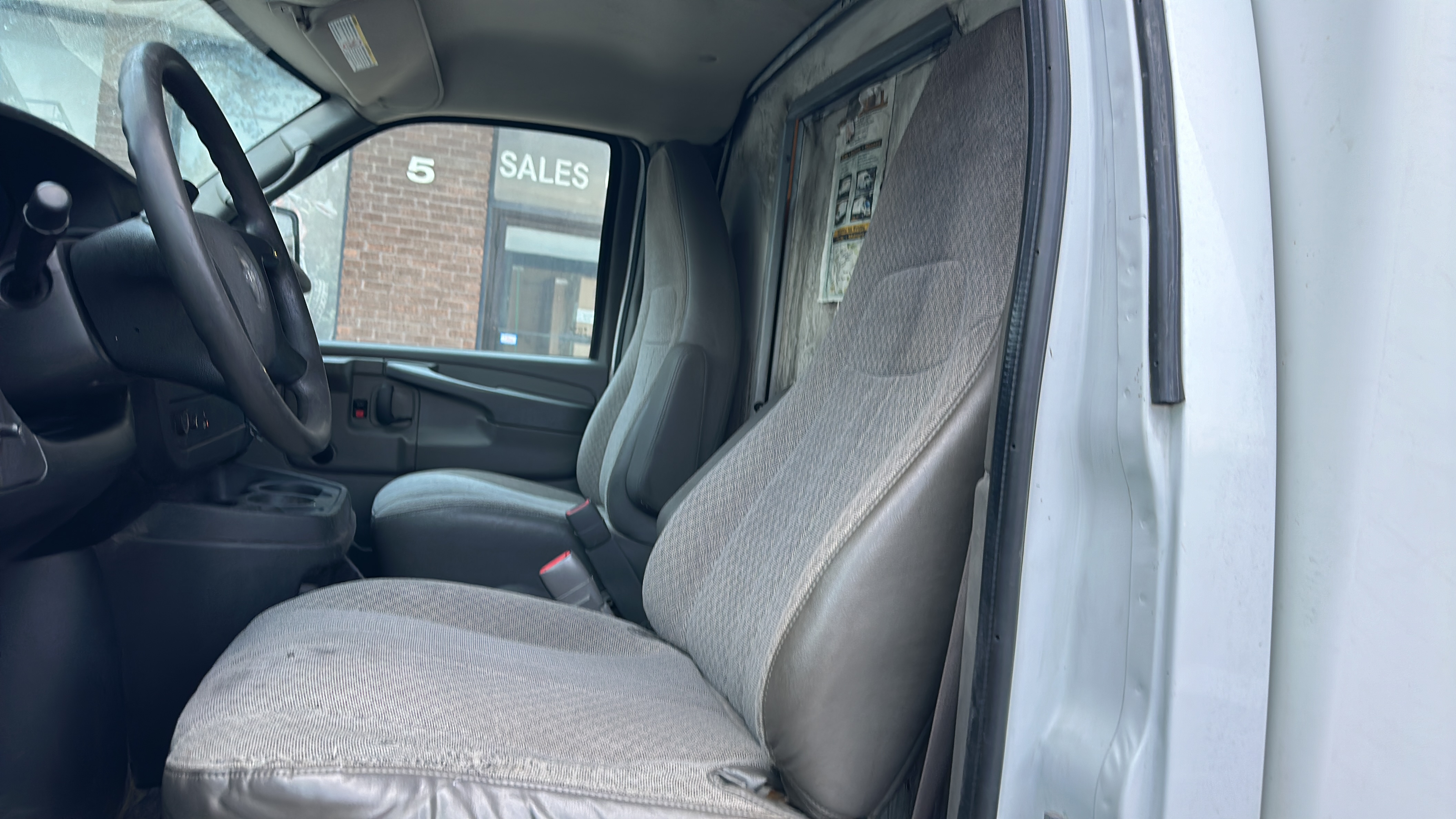 /theautoking/2014-GMC-SavanaCommercial-13807964252856797.jpg
