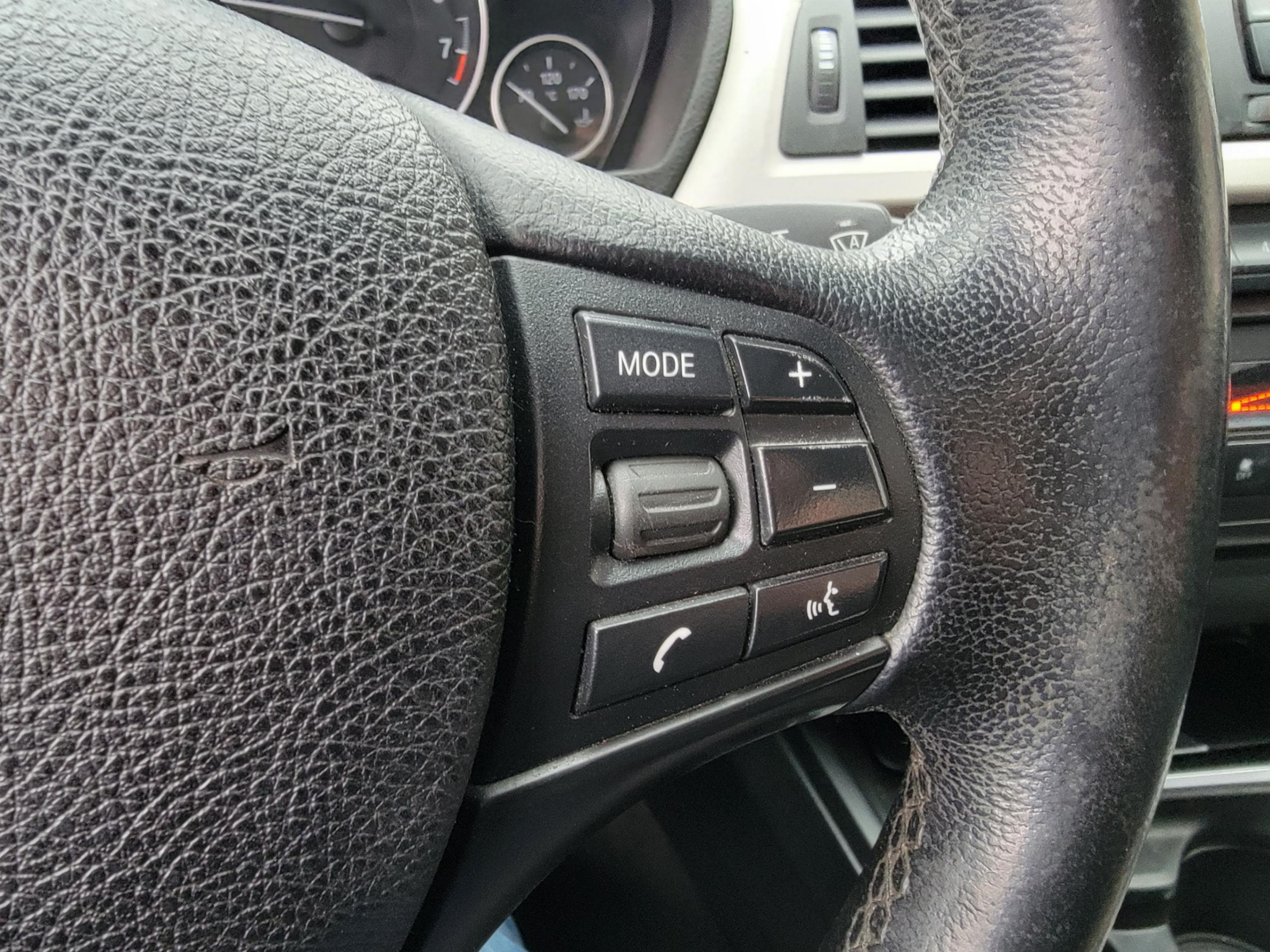 /theautoking/2015-BMW-3Series-6464282001905834.jpg