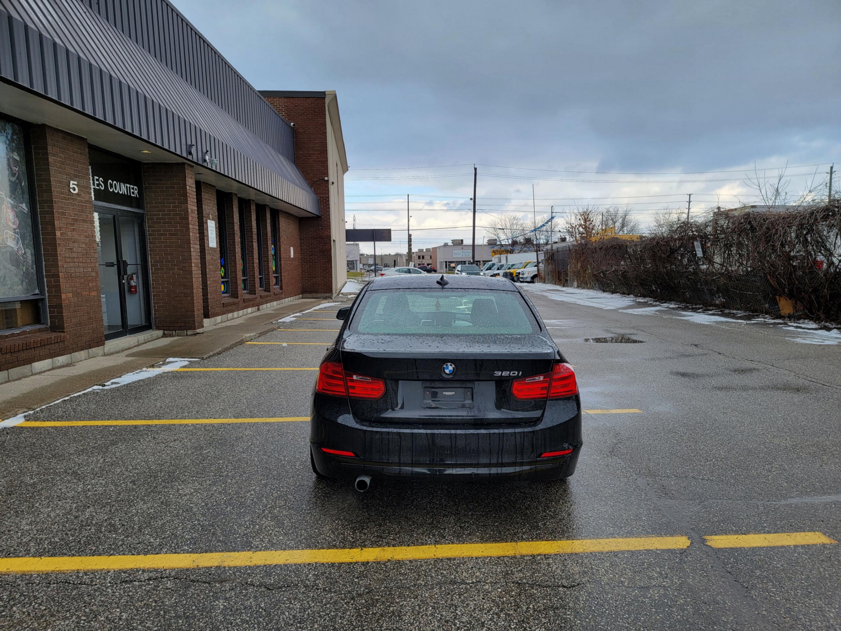 /theautoking/2015-BMW-3Series-7375928057492225.jpg