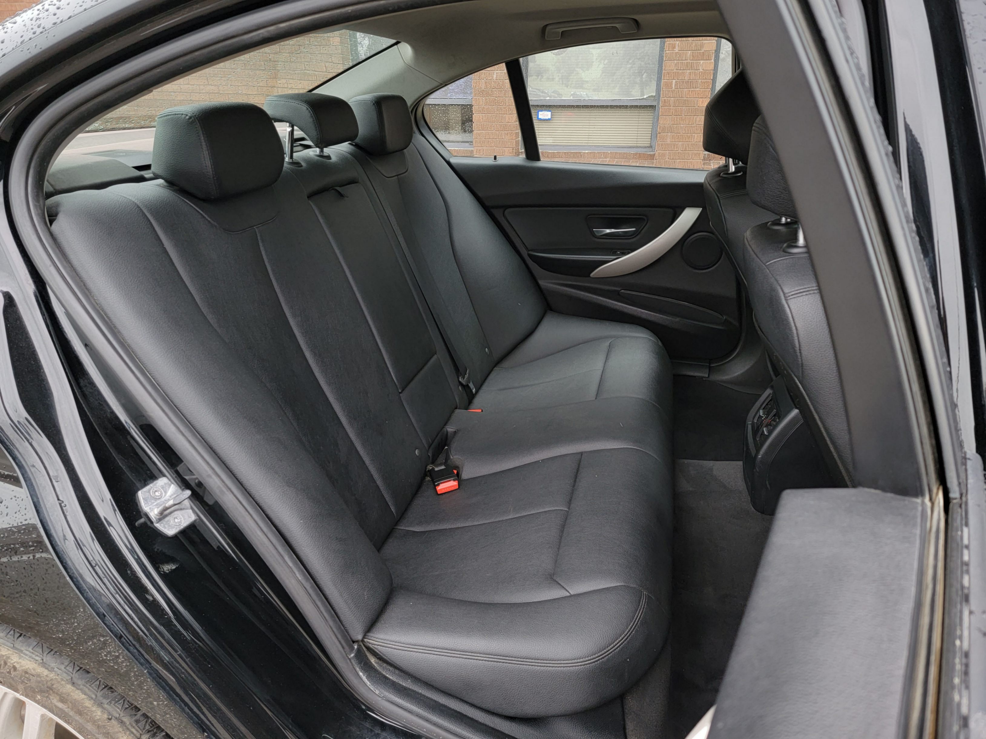 /theautoking/2015-BMW-3Series-9257145747219366.jpg