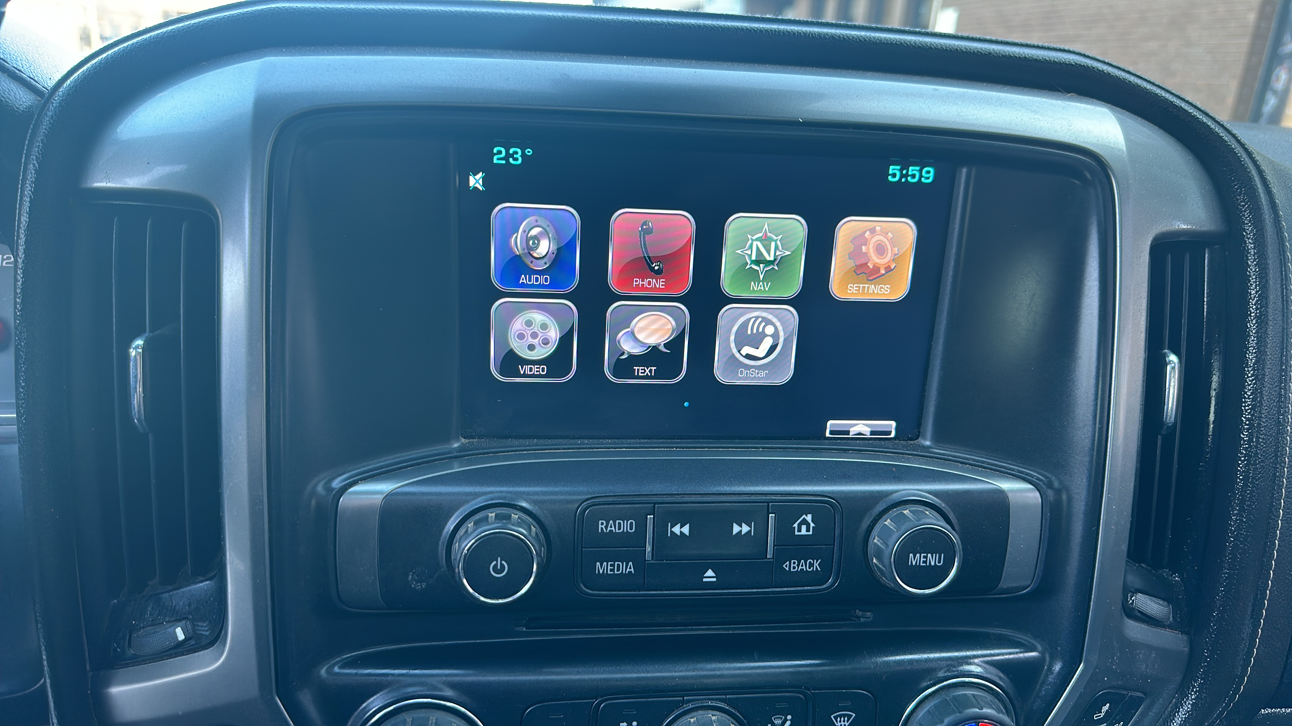 /theautoking/2015-Chevrolet-Silverado3500HD-916766427452657.jpg