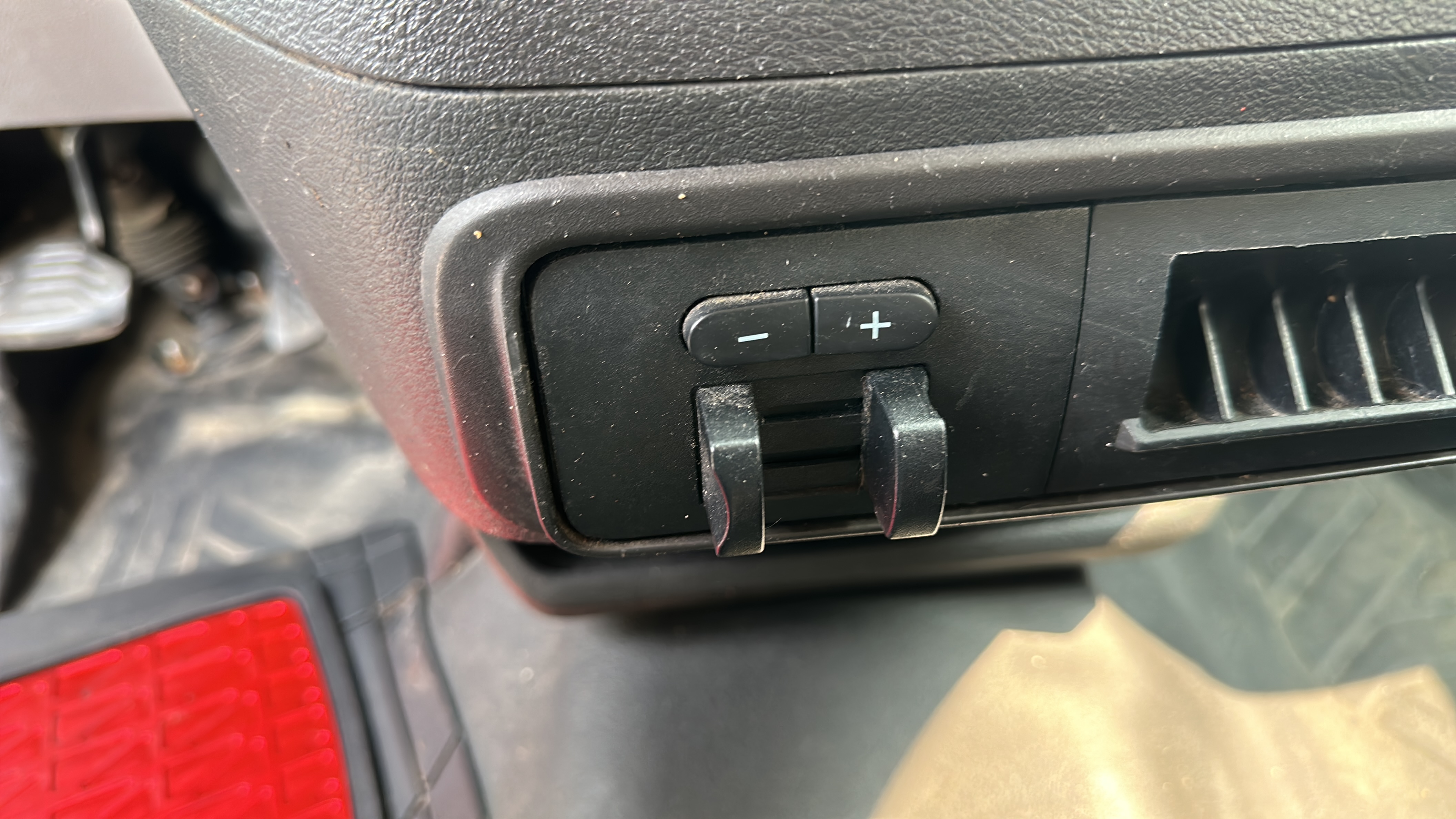/theautoking/2015-Ford-TransitCargo-1220696838635269.jpg
