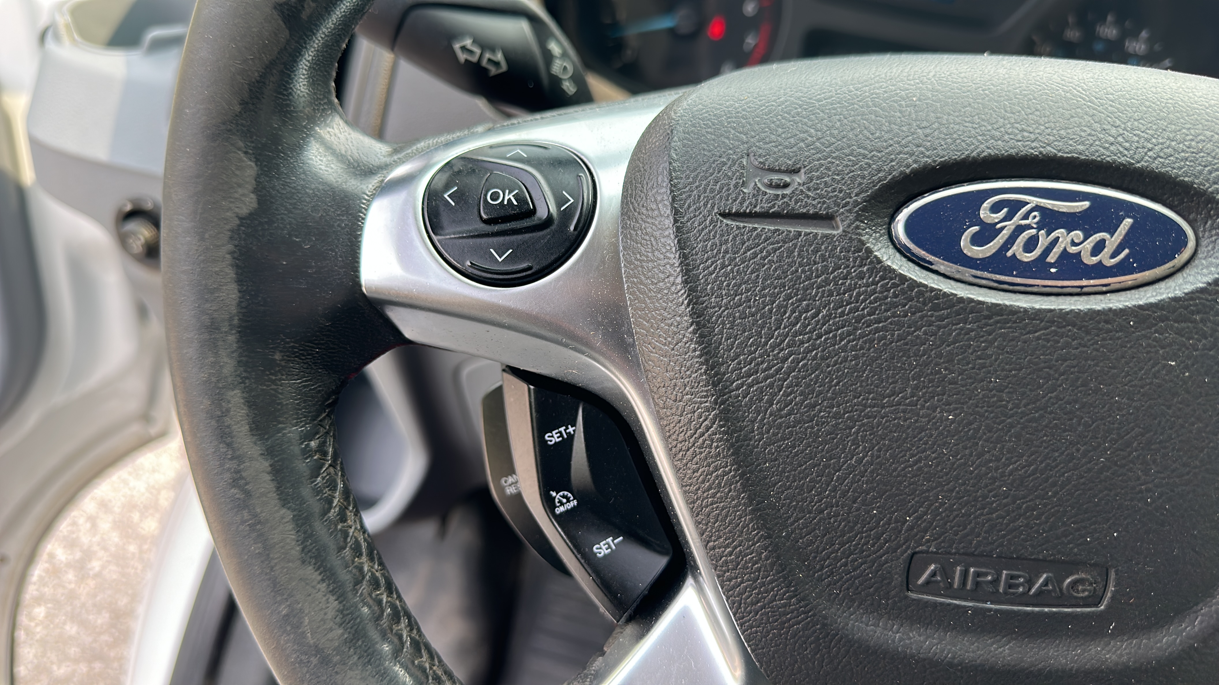 /theautoking/2015-Ford-TransitCargo-16309079029253848.jpg
