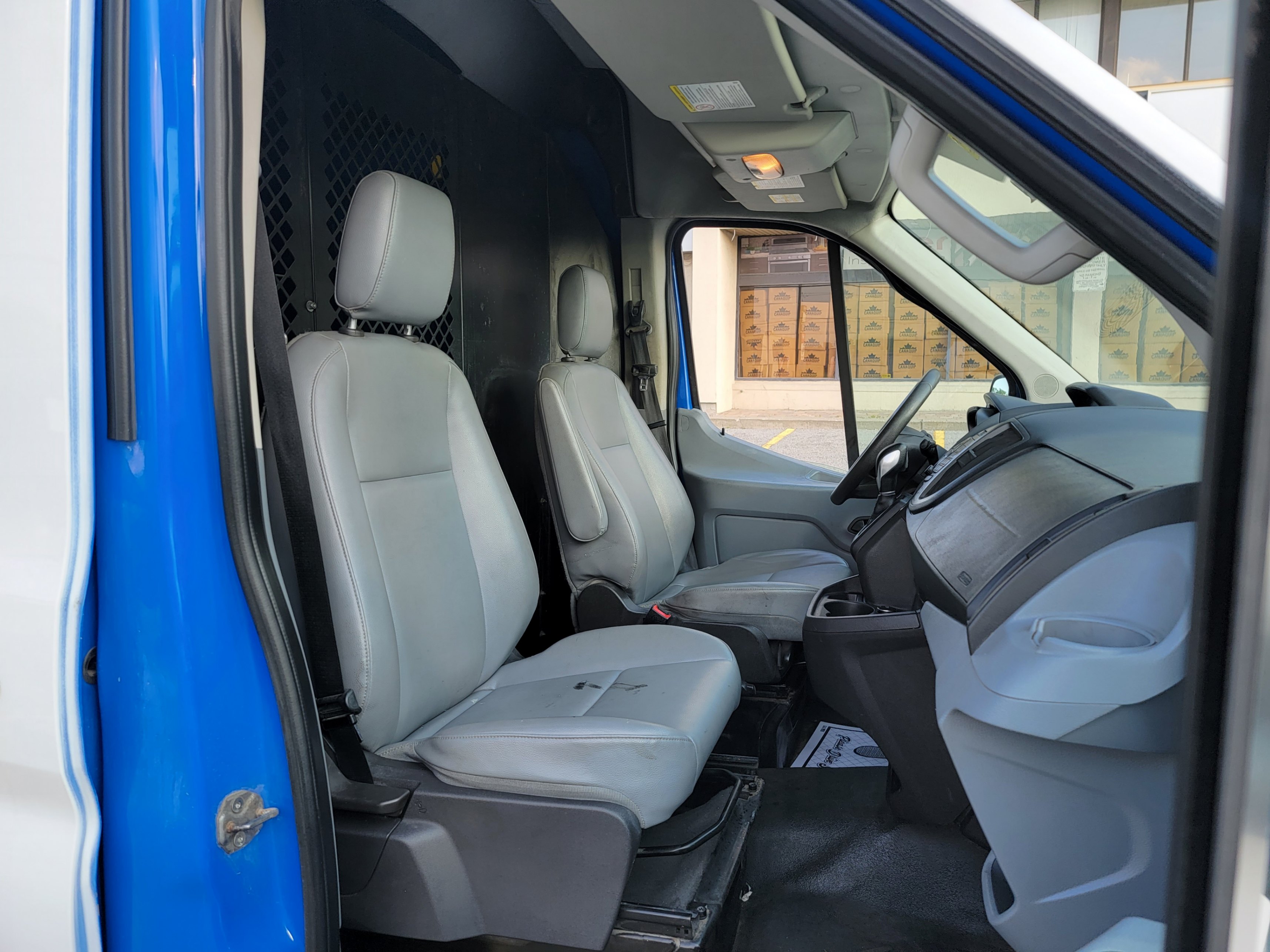 /theautoking/2015-Ford-TransitCargo-3282348236249142.jpg