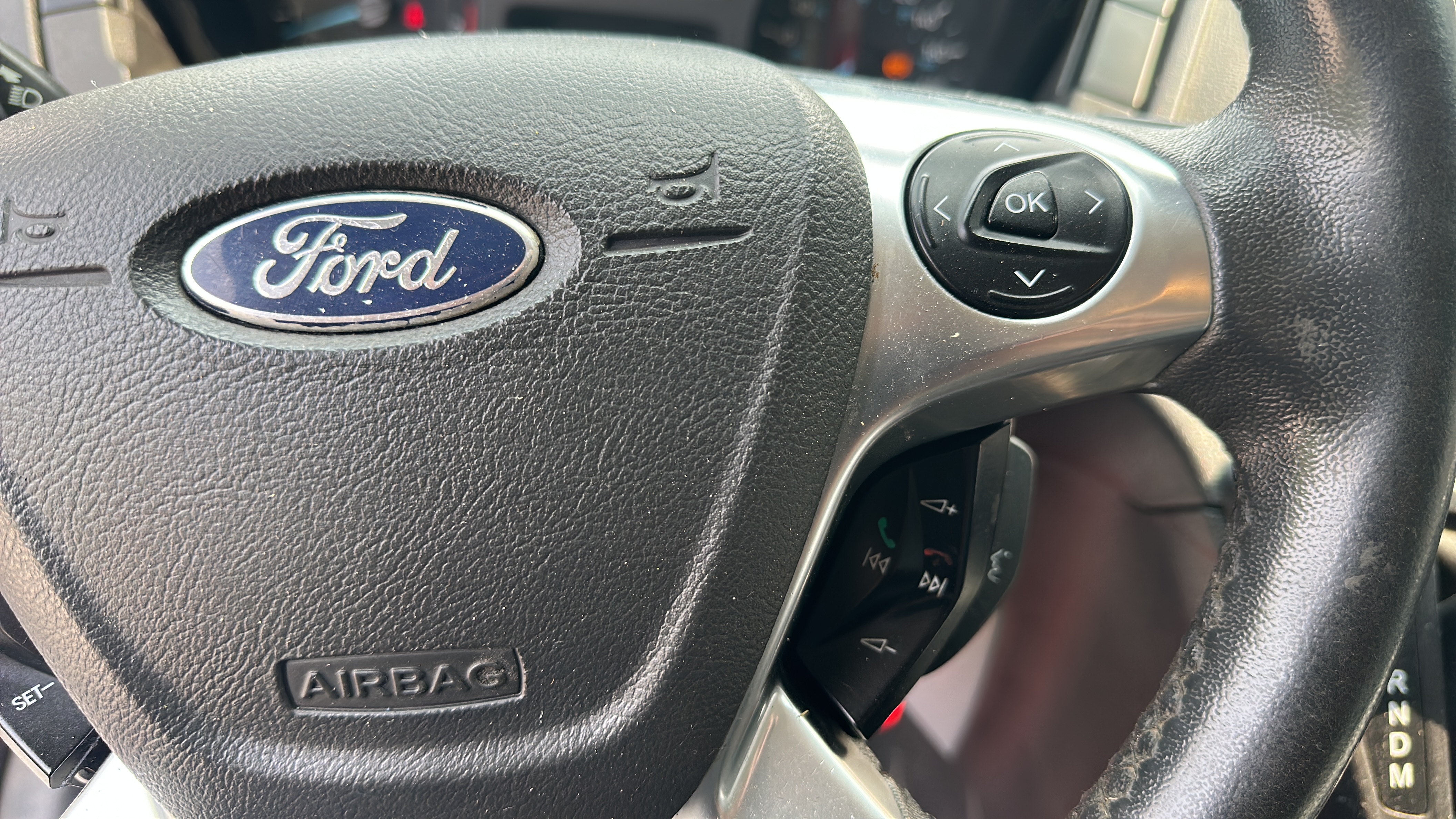 /theautoking/2015-Ford-TransitCargo-3695531029807282.jpg