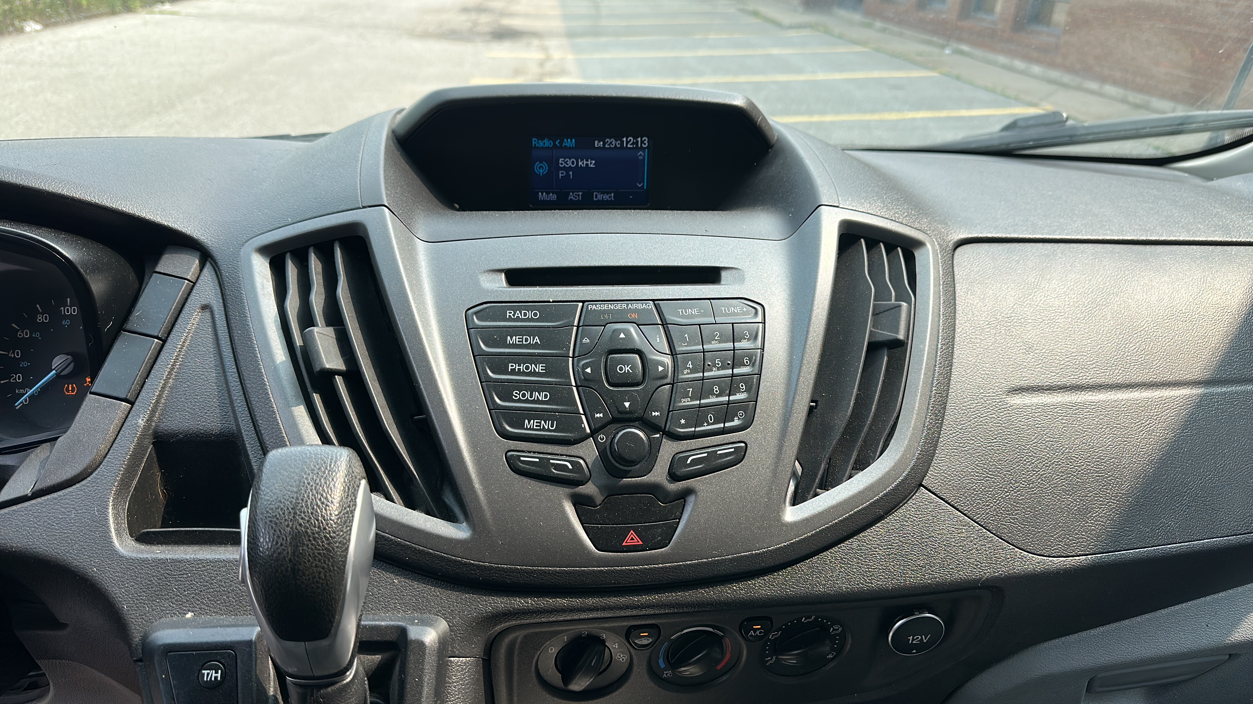 /theautoking/2015-Ford-TransitCargo-6346547034957561.jpg
