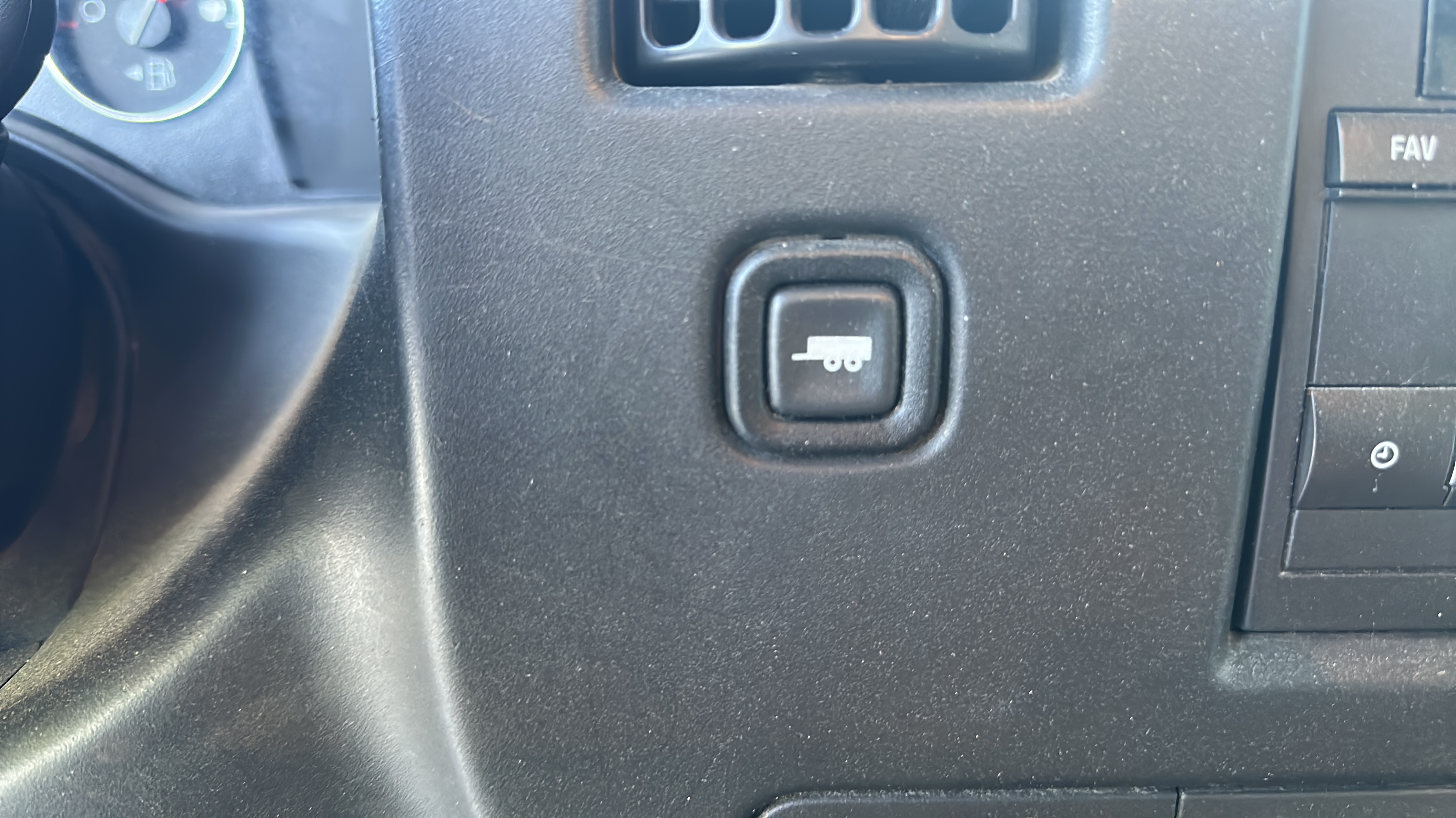 /theautoking/2015-GMC-SavanaCommercial-4377609572159564.jpg