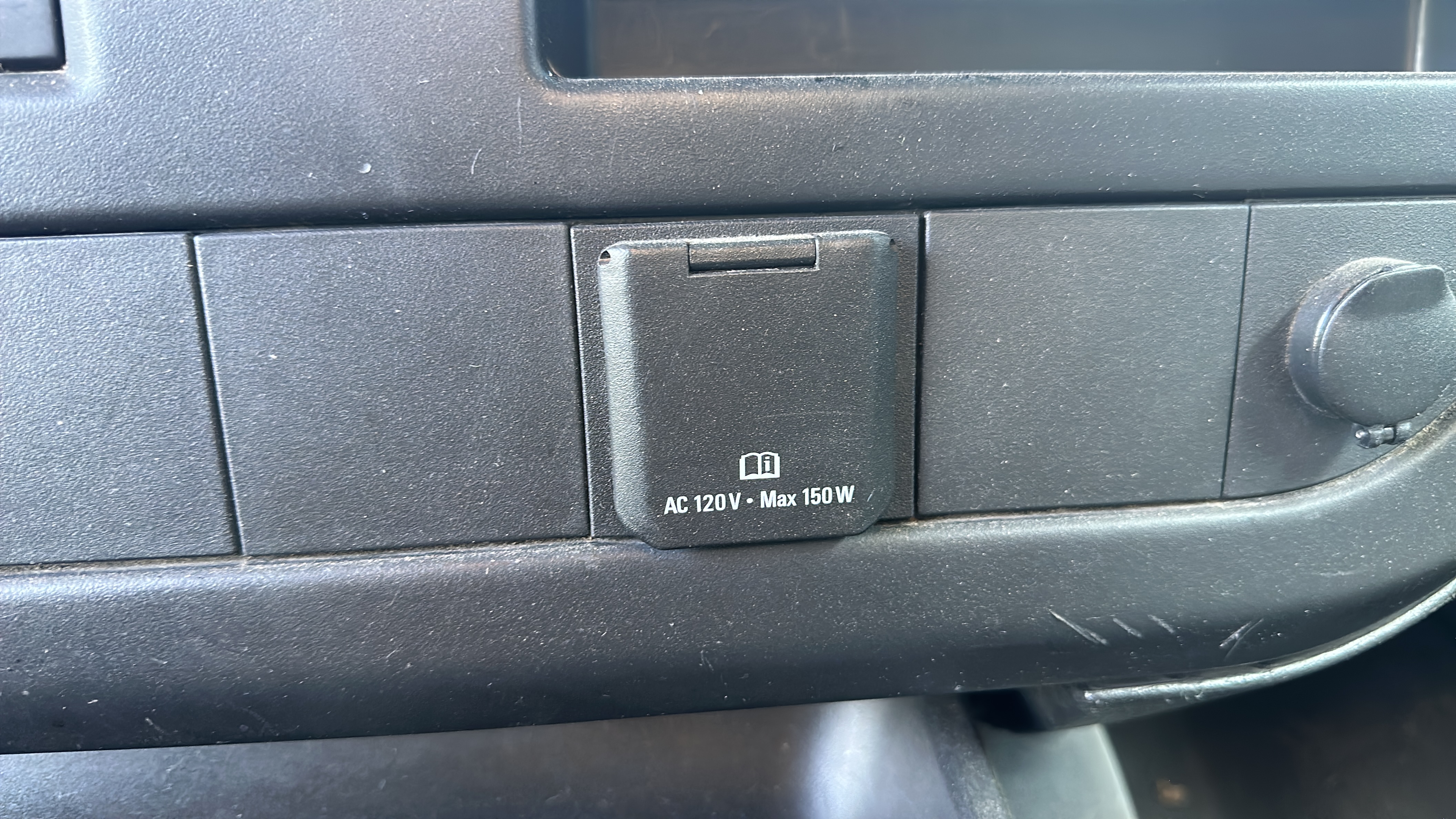 /theautoking/2015-GMC-SavanaCommercial-8760170605379627.jpg