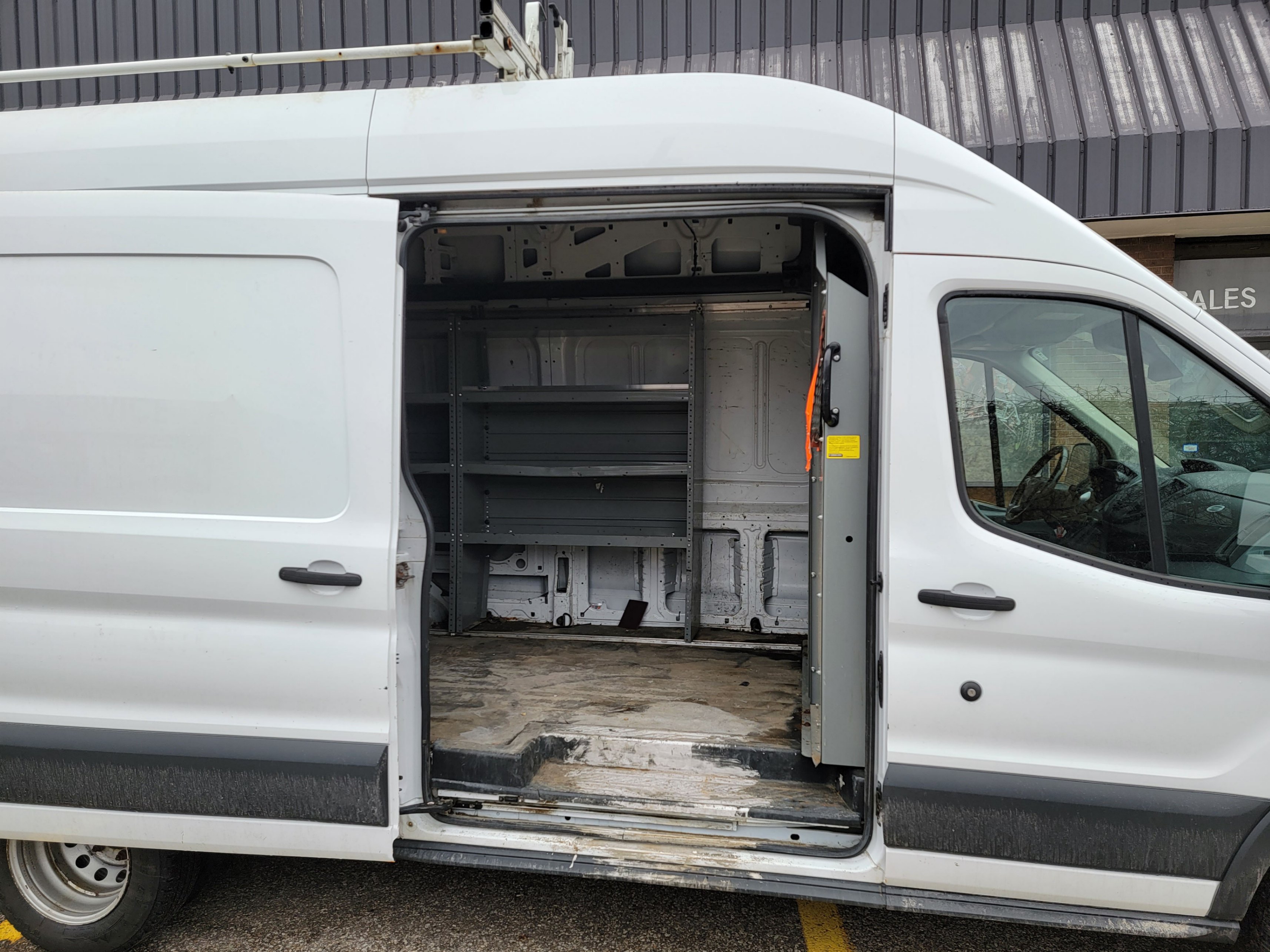 /theautoking/2016-Ford-TransitCargo-2797772359844457.jpg