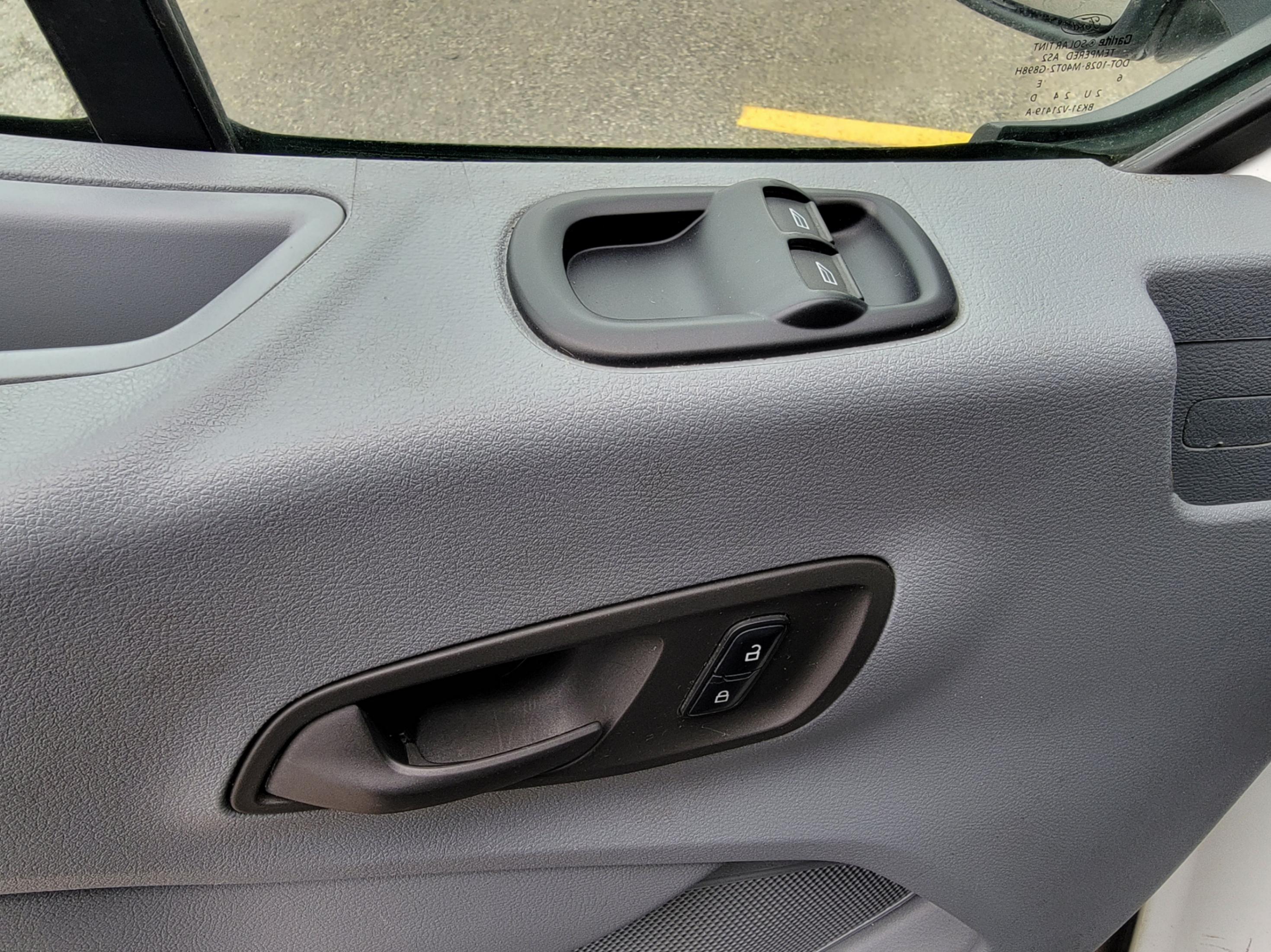 /theautoking/2016-Ford-TransitCargo-6897997878934299.jpg