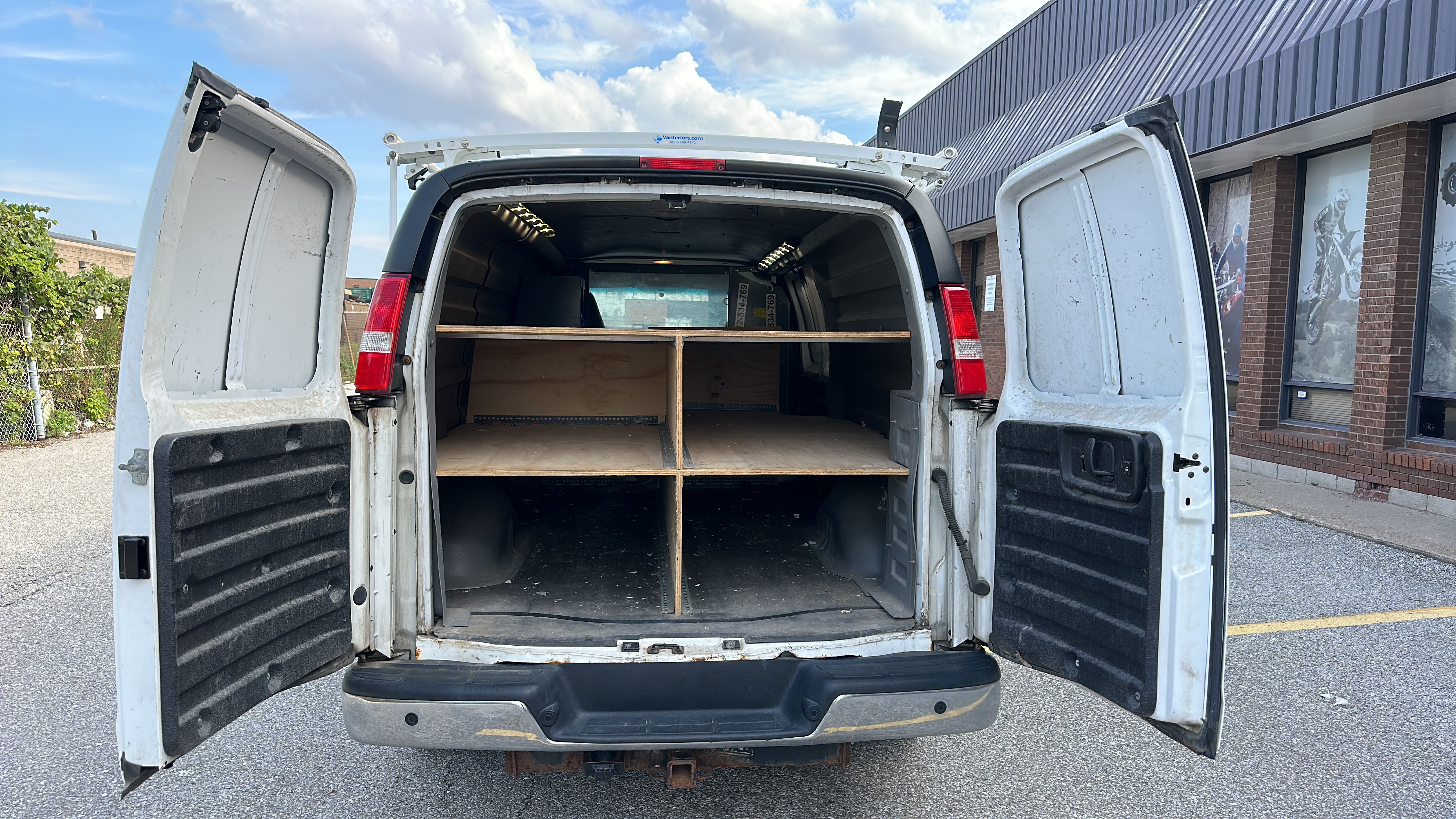 /theautoking/2016-GMC-SavanaCargo-5869685062364167.jpg
