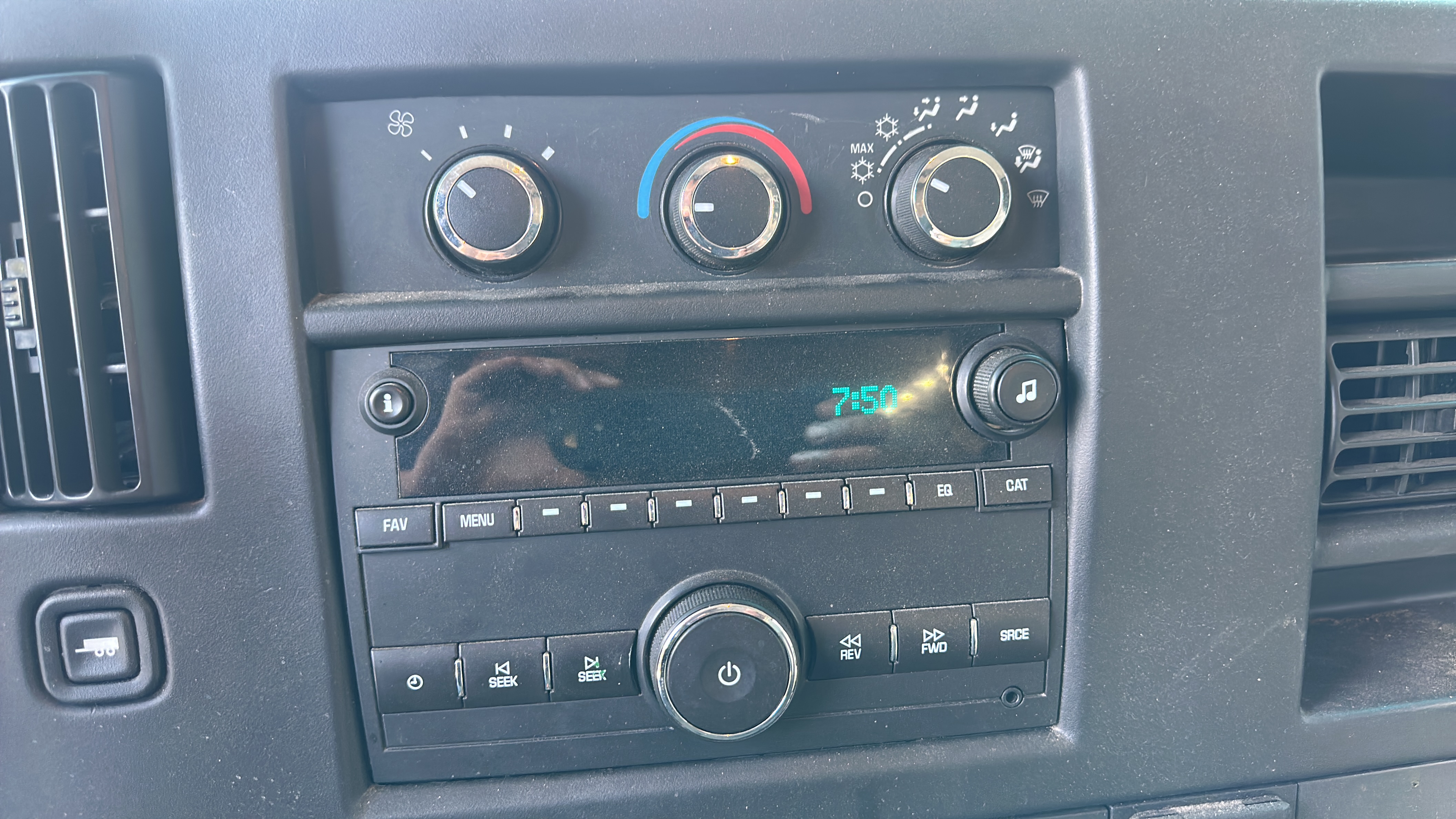 /theautoking/2016-GMC-SavanaCargo-6363496099016948.jpg