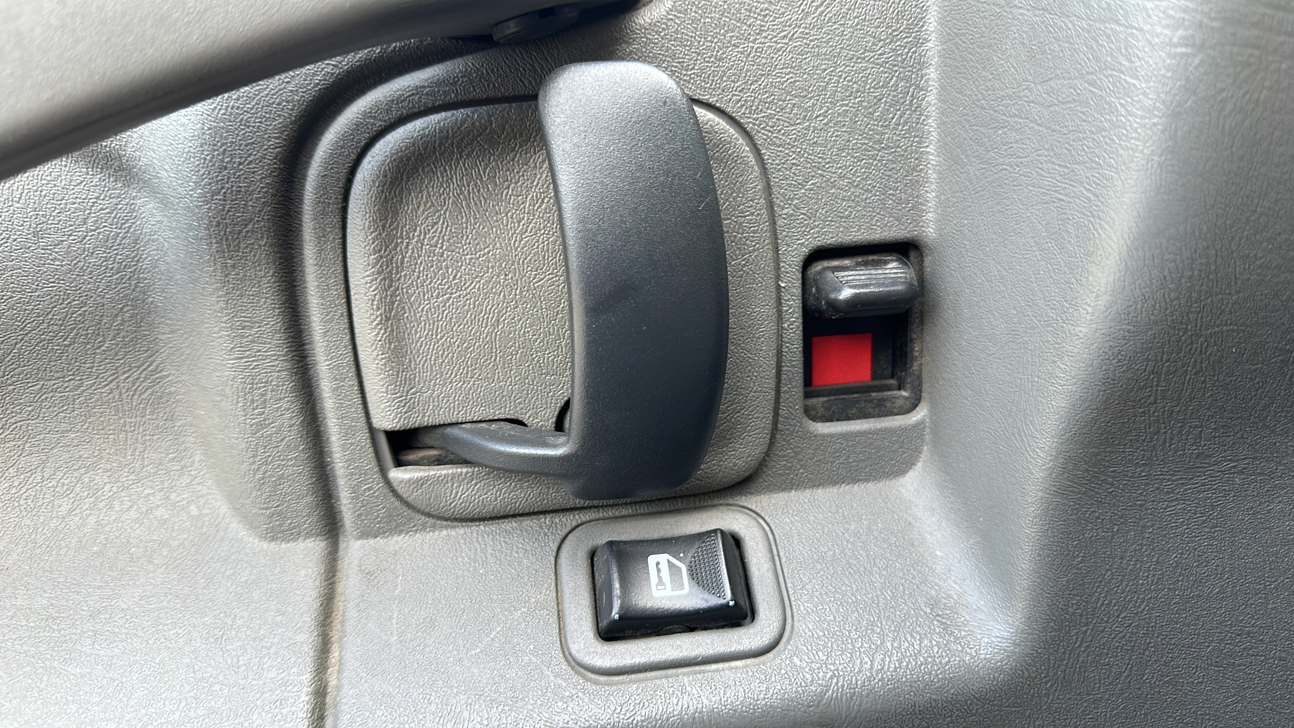 /theautoking/2016-GMC-SavanaCargo-9437655844840276.jpg