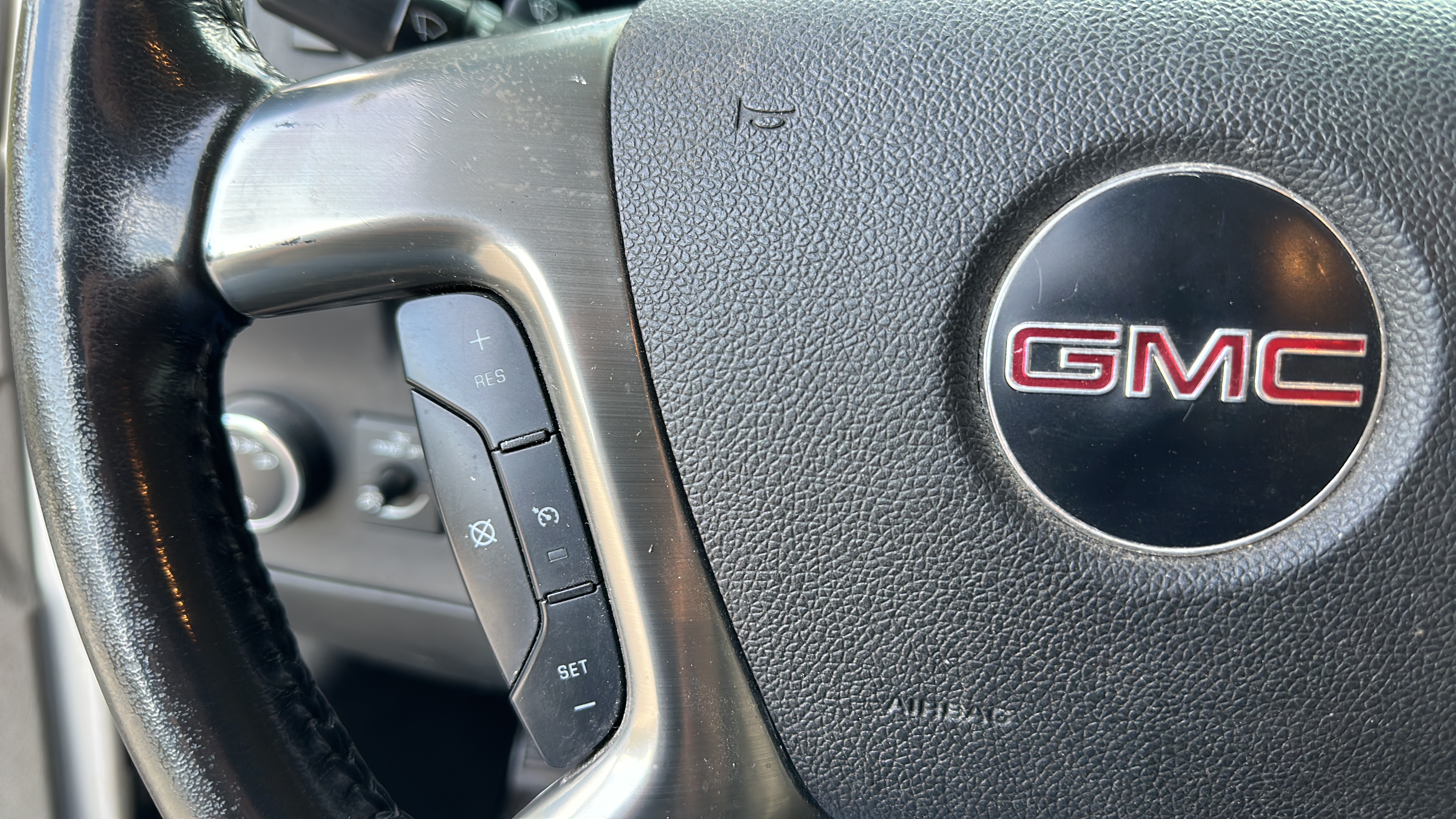 /theautoking/2016-GMC-SavanaCargo-9682354390447498.jpg