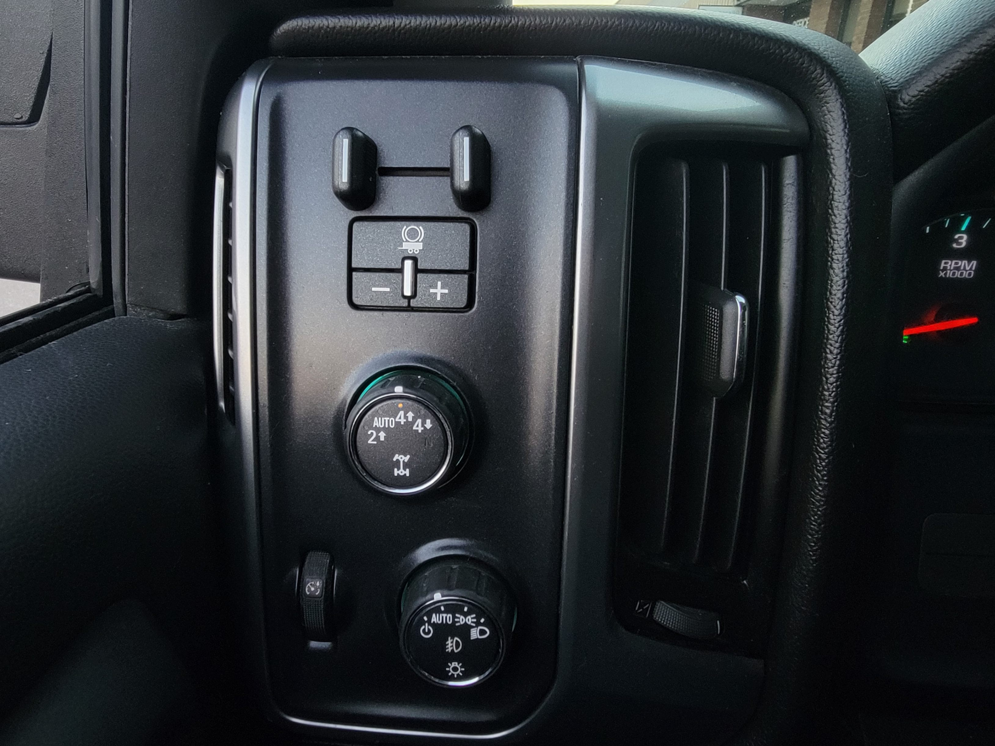 /theautoking/2017-Chevrolet-Silverado1500-8215414065987479.jpg