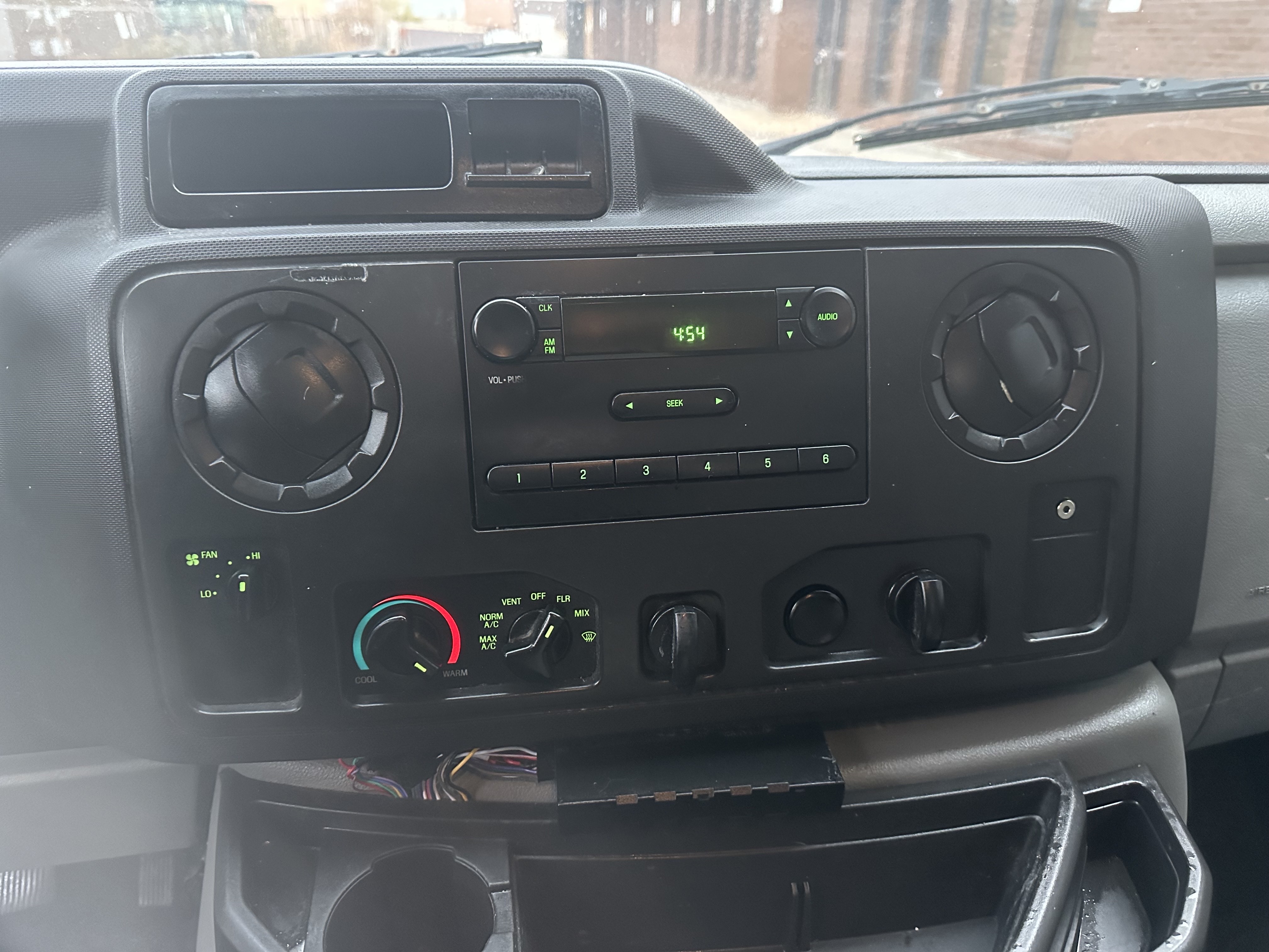/theautoking/2017-Ford-EconolineCommercial-2763933512031138.jpg