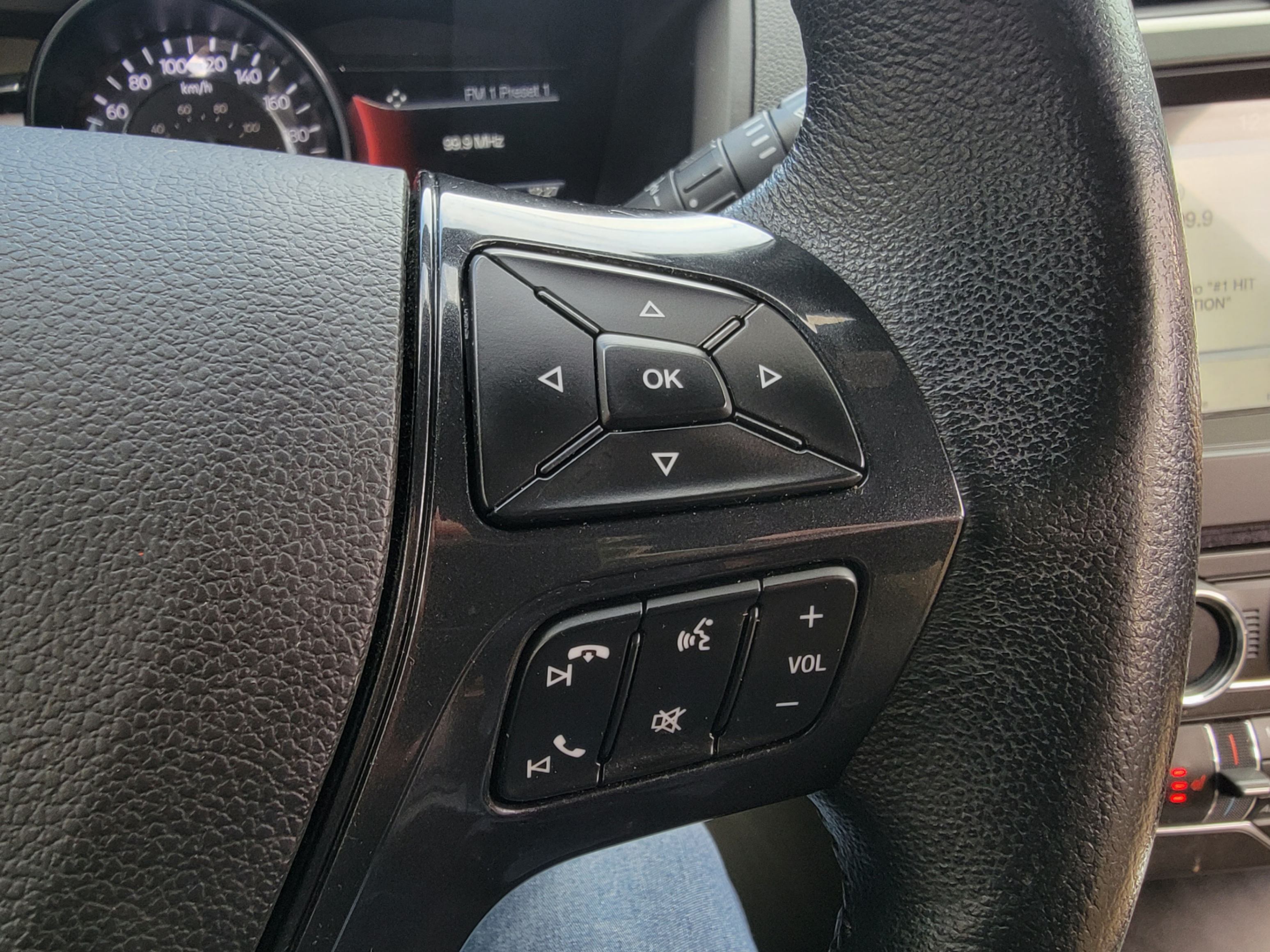 /theautoking/2017-Ford-Explorer-8958736893827031.jpg