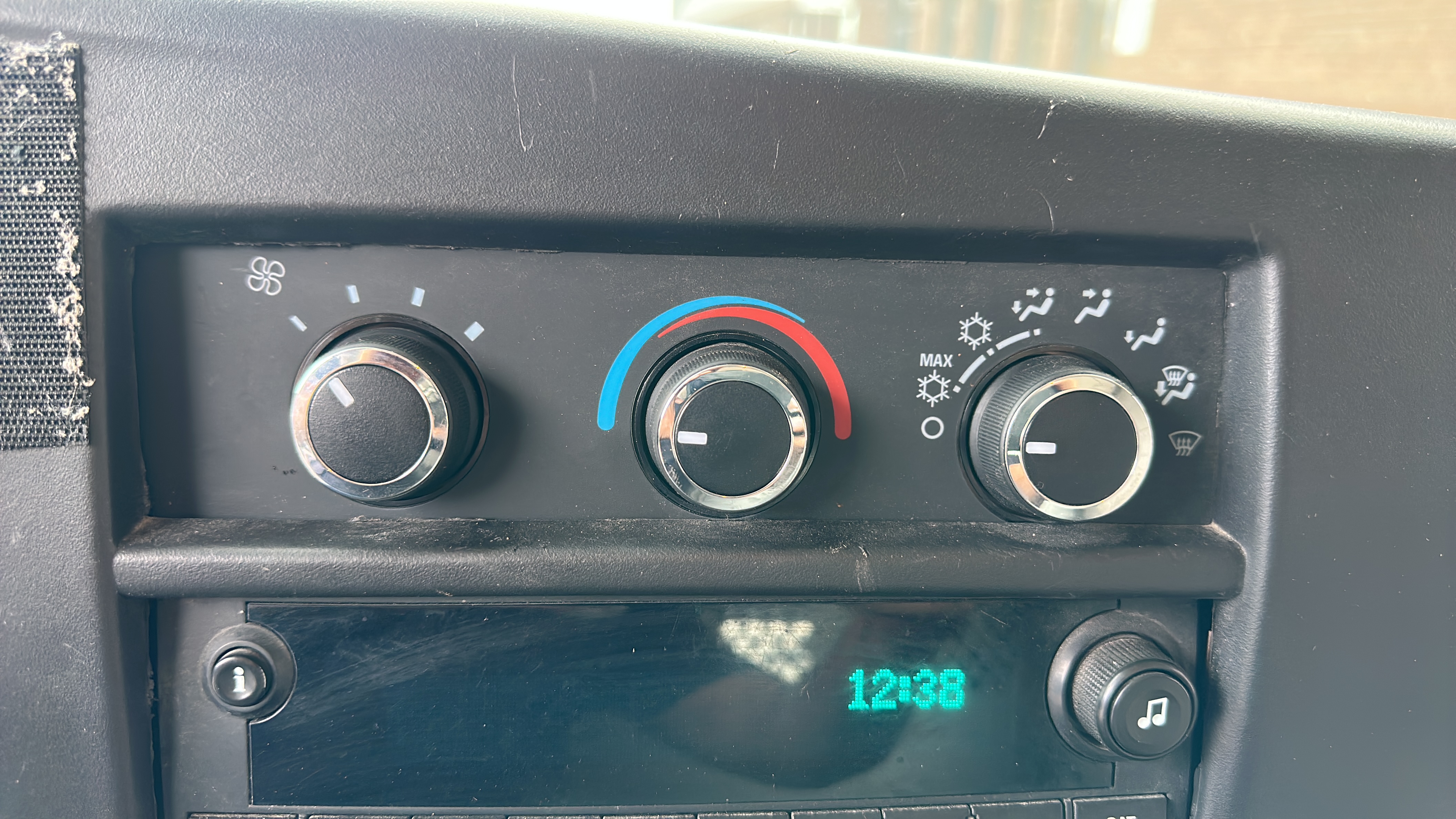 /theautoking/2017-GMC-SavanaCargo-38792022716621033.jpg