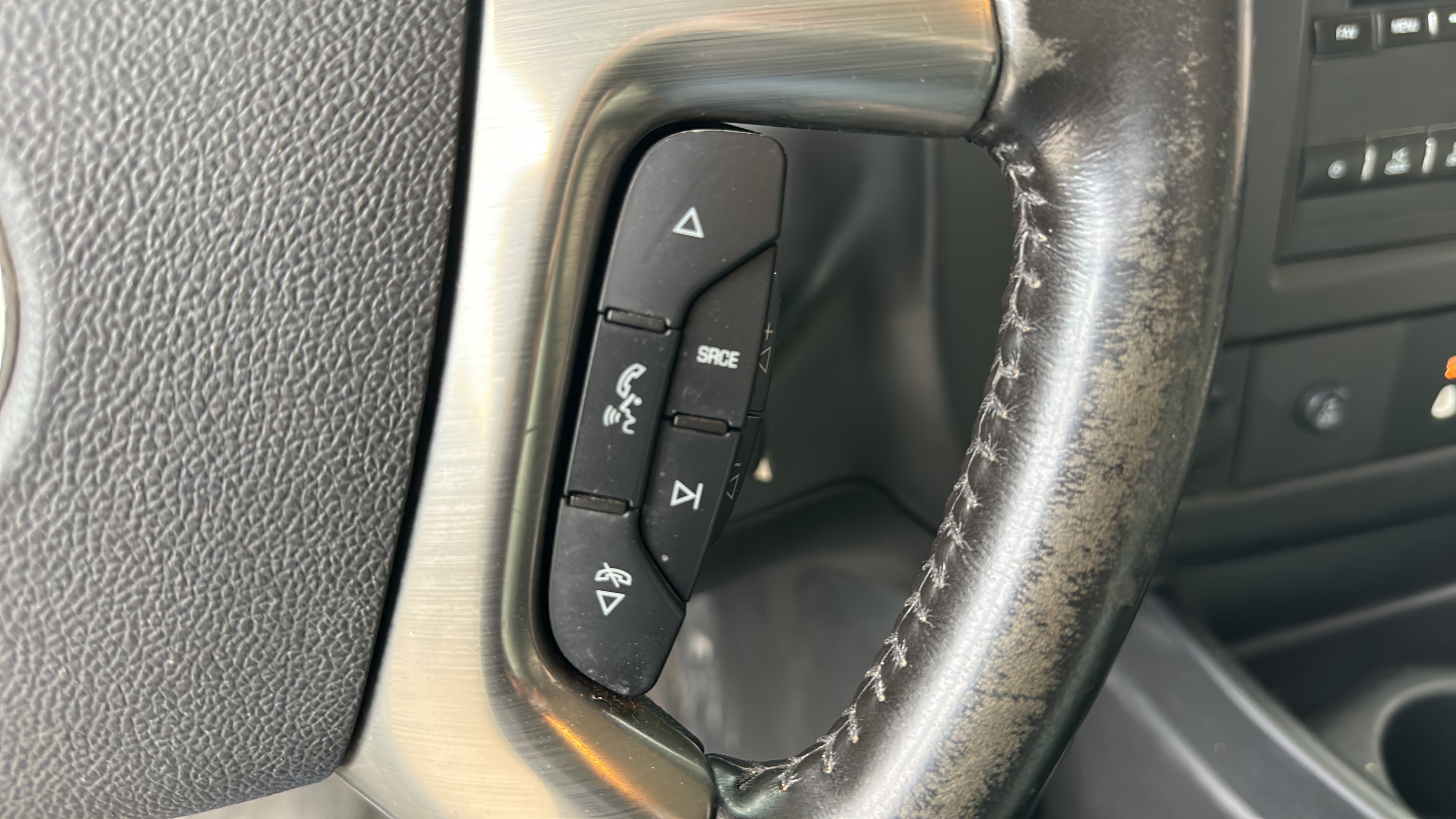 /theautoking/2017-GMC-SavanaCargo-48822497410553156.jpg