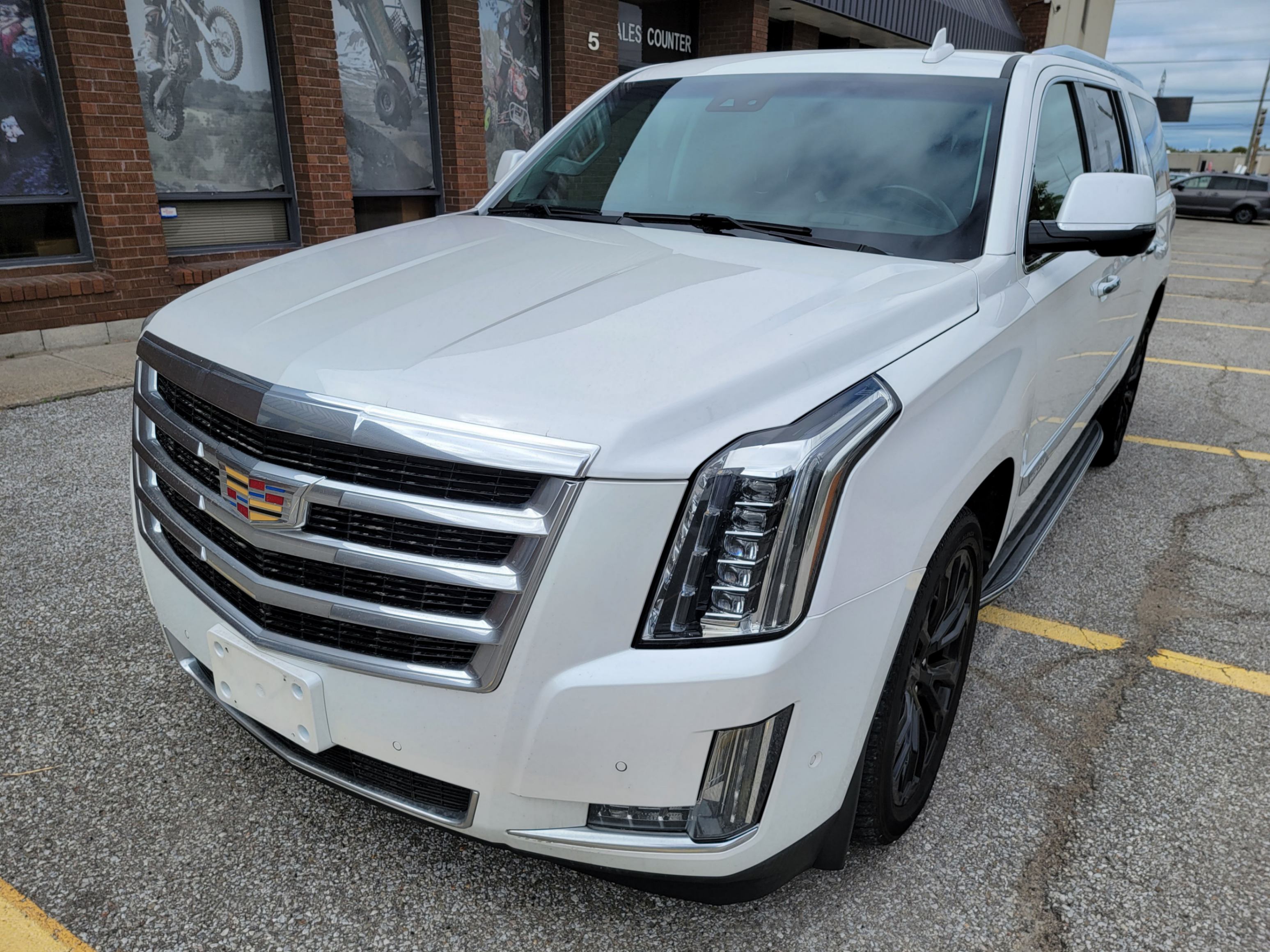 /theautoking/2018-Cadillac-EscaladeESV-4421404870027523.jpg