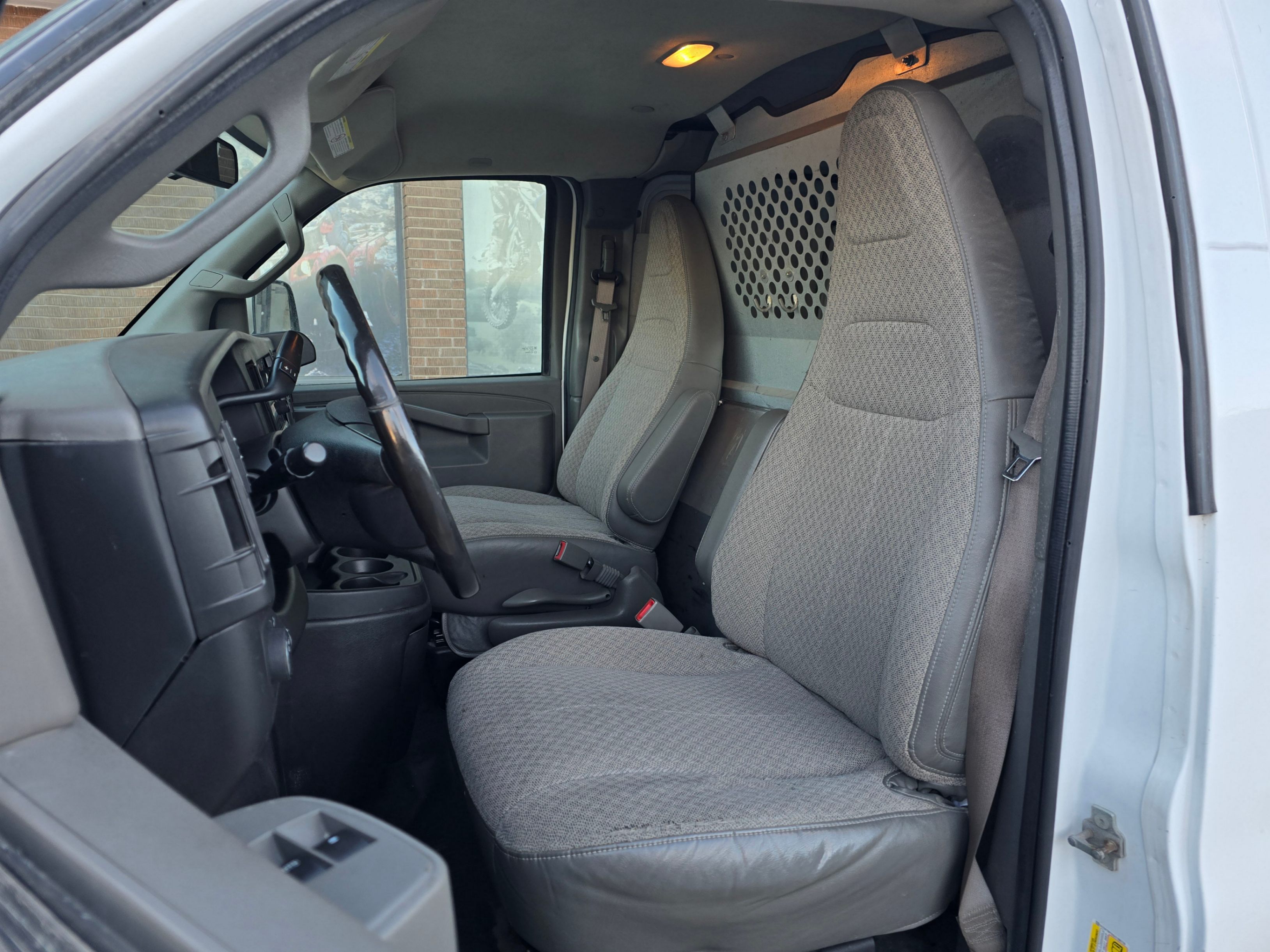/theautoking/2018-GMC-SavanaCargo-1558137400018964.jpg