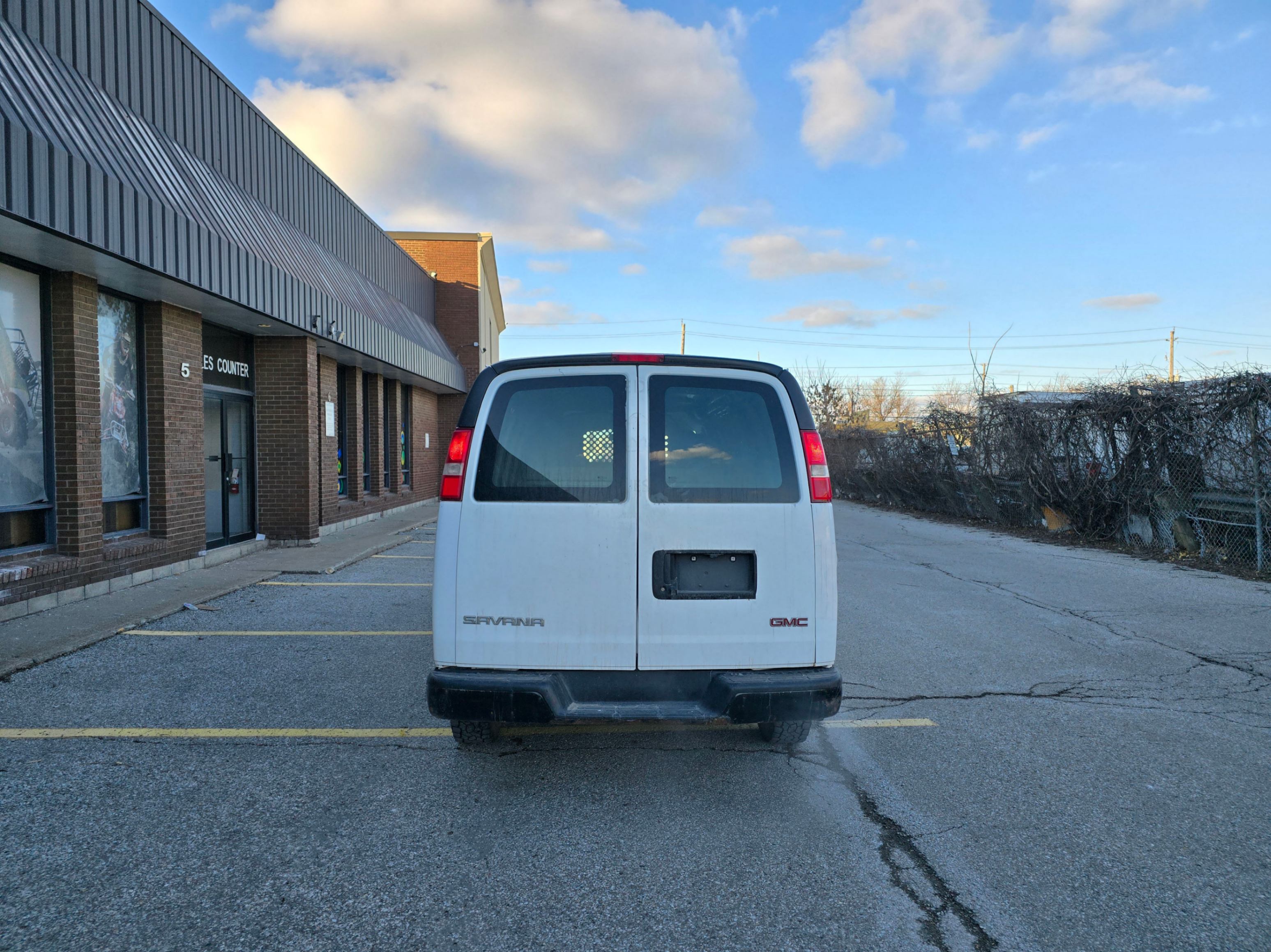 /theautoking/2018-GMC-SavanaCargo-6473397247138633.jpg