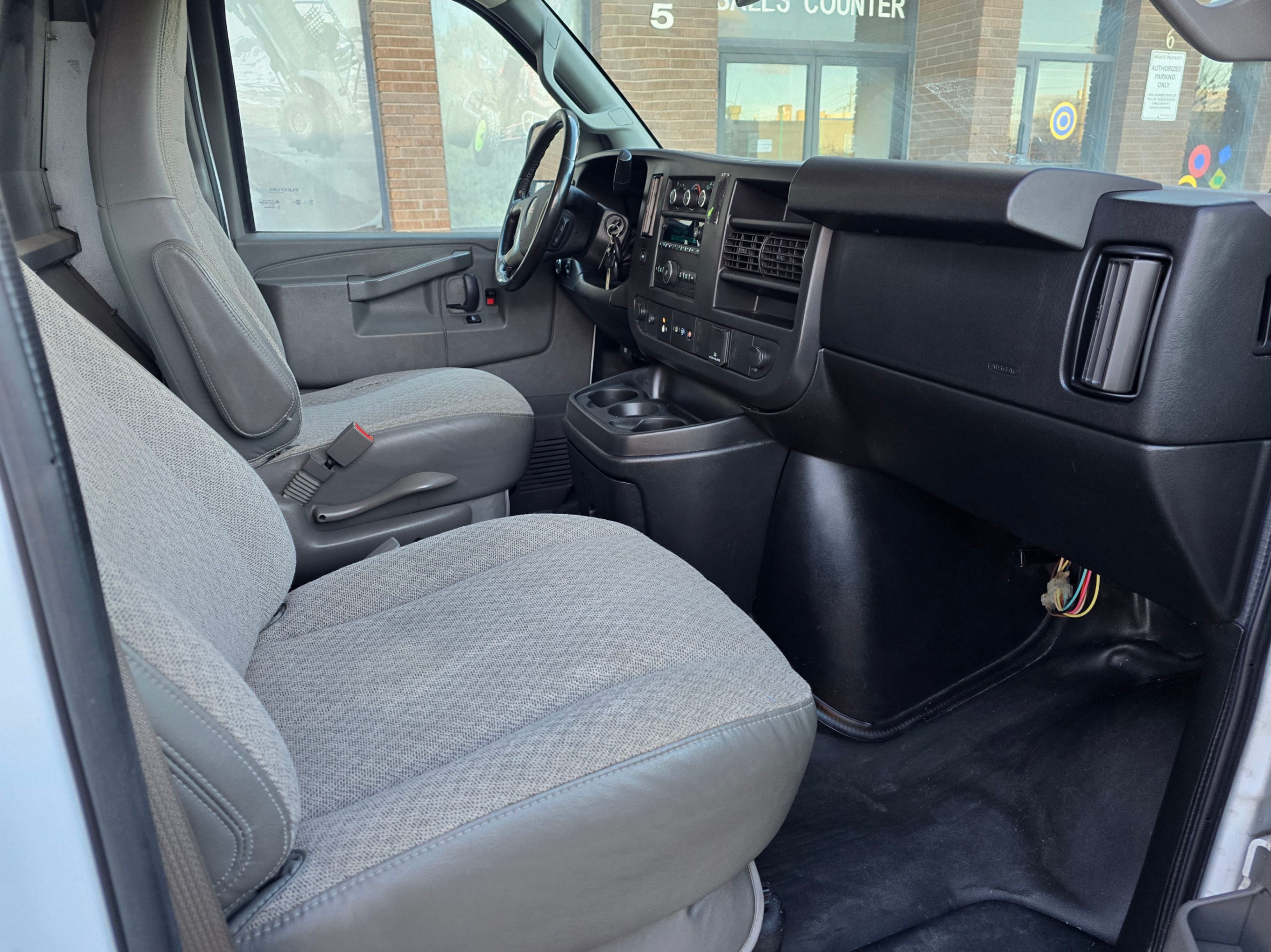 /theautoking/2018-GMC-SavanaCargo-8890311782919449.jpg