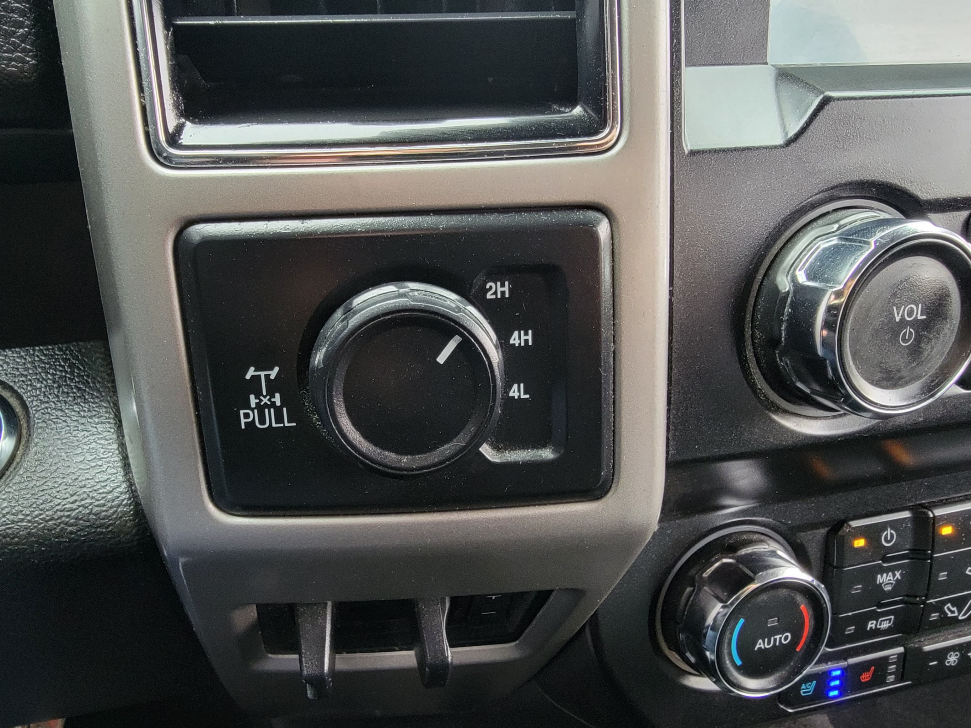 /theautoking/2019-Ford-SuperDuty-442692667711049.jpg