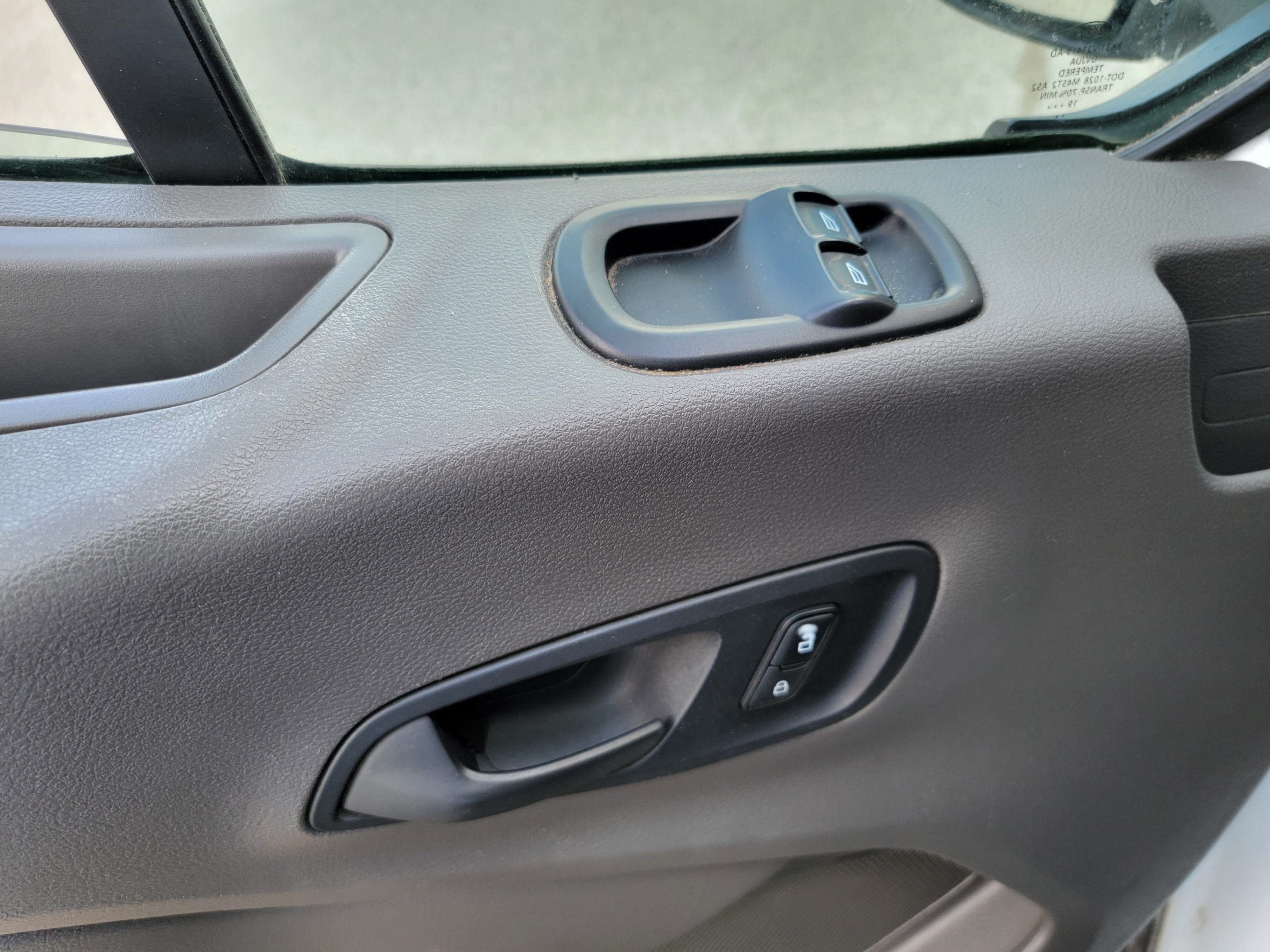/theautoking/2020-Ford-TransitCargo-5132684855534626.jpg