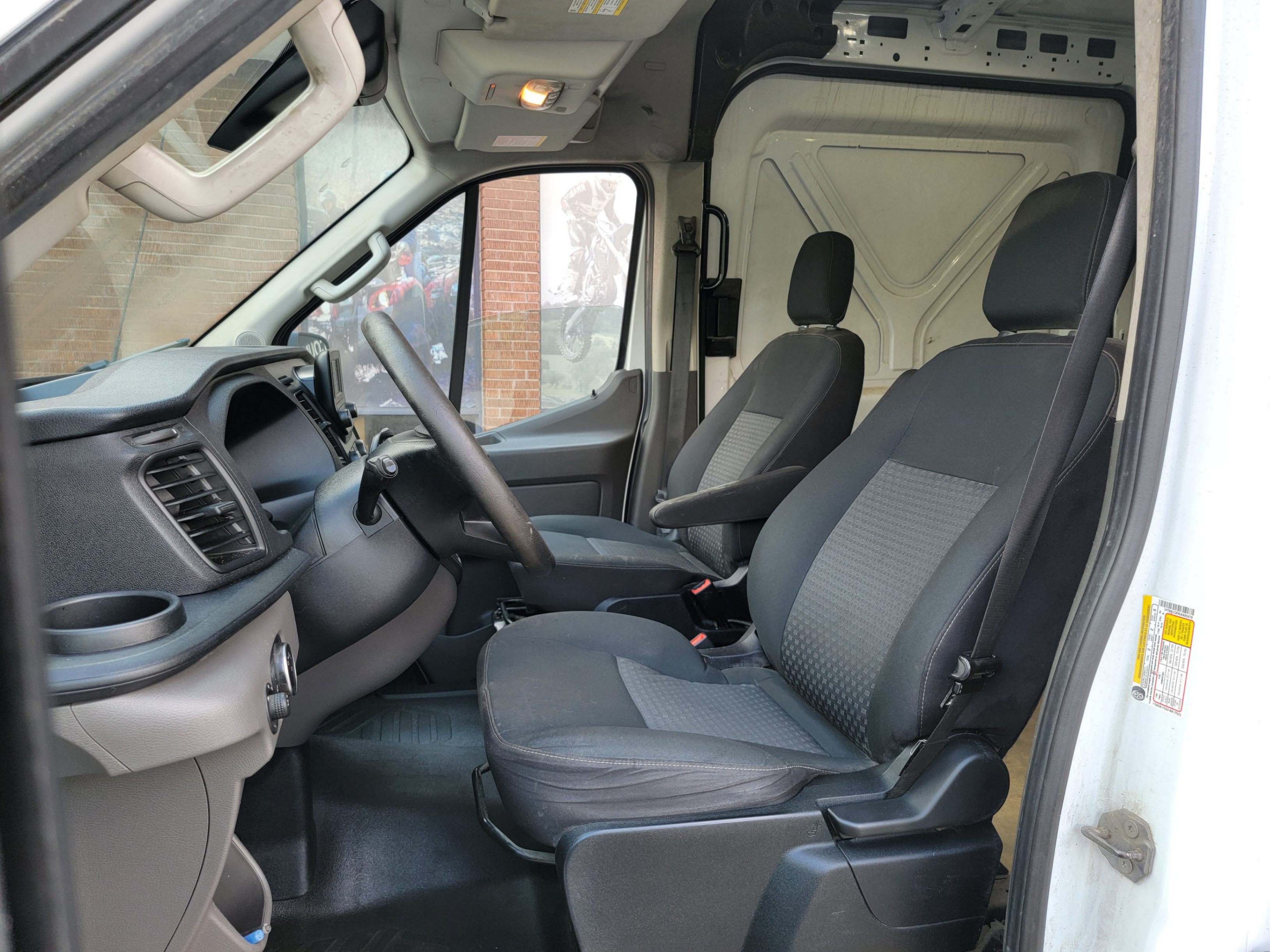 /theautoking/2020-Ford-TransitCargo-899993582762727.jpg