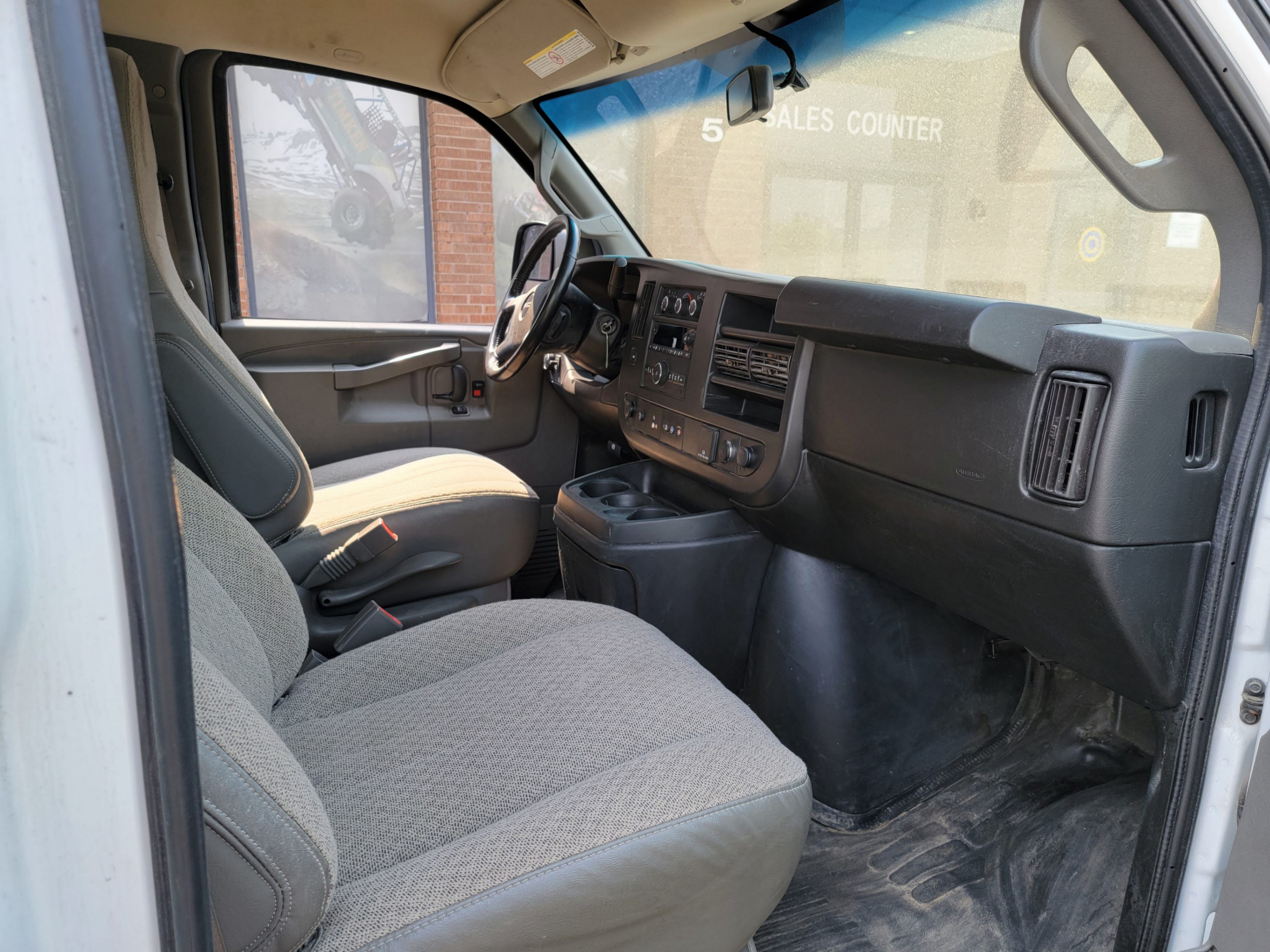 /theautoking/2020-GMC-SavanaCargo-03262610205155836.jpg