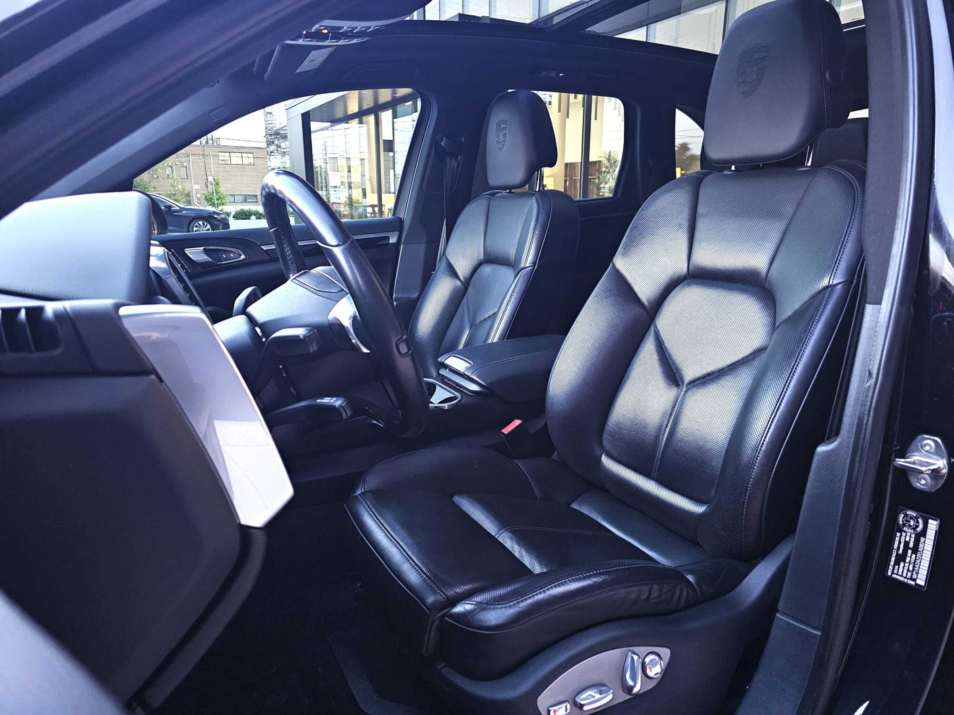 /todaysautosalesandservice/2014-Porsche-Cayenne-5304351817104986.jpg