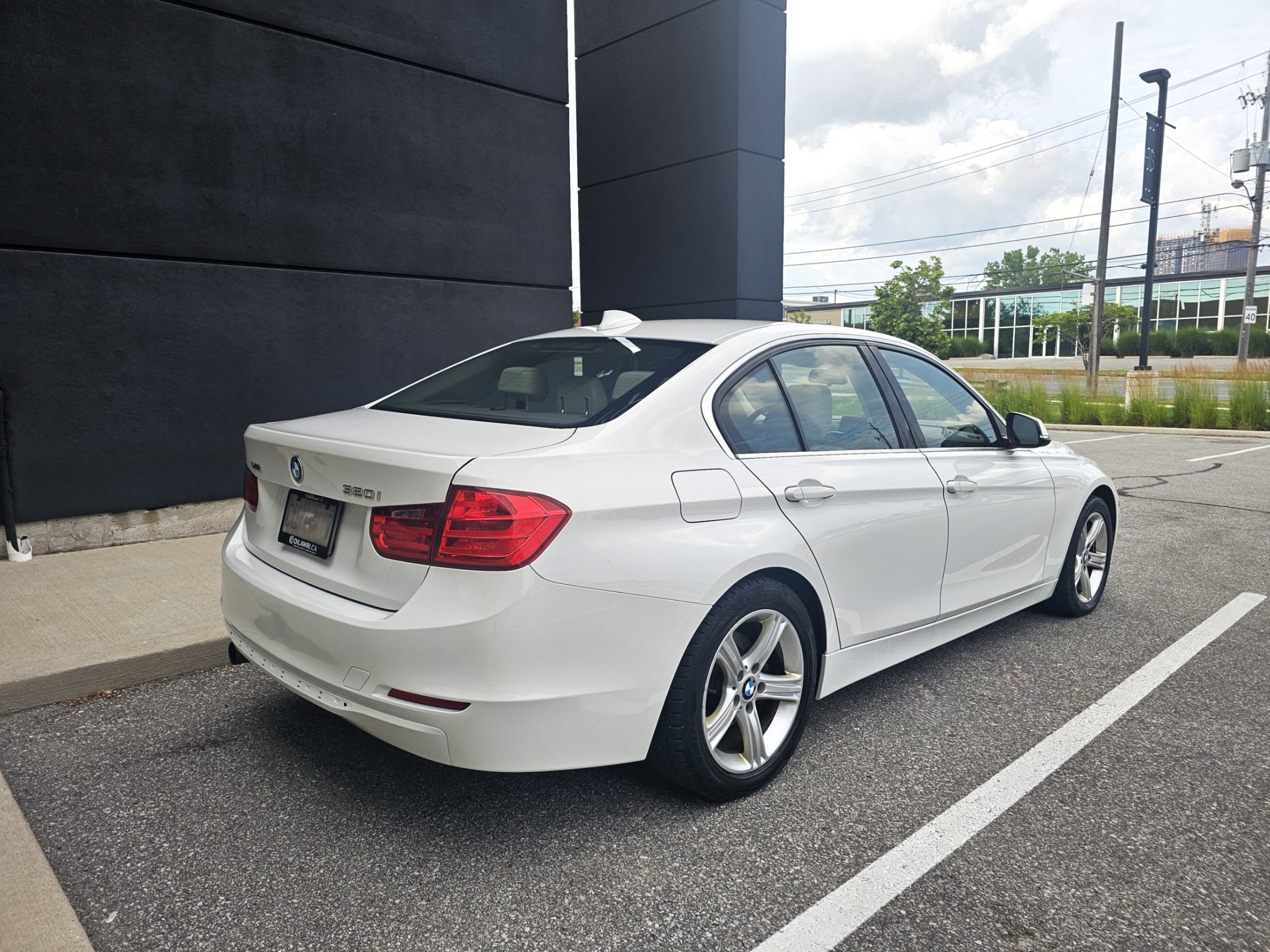 /todaysautosalesandservice/2015-BMW-3Series-13771302624171167.jpg