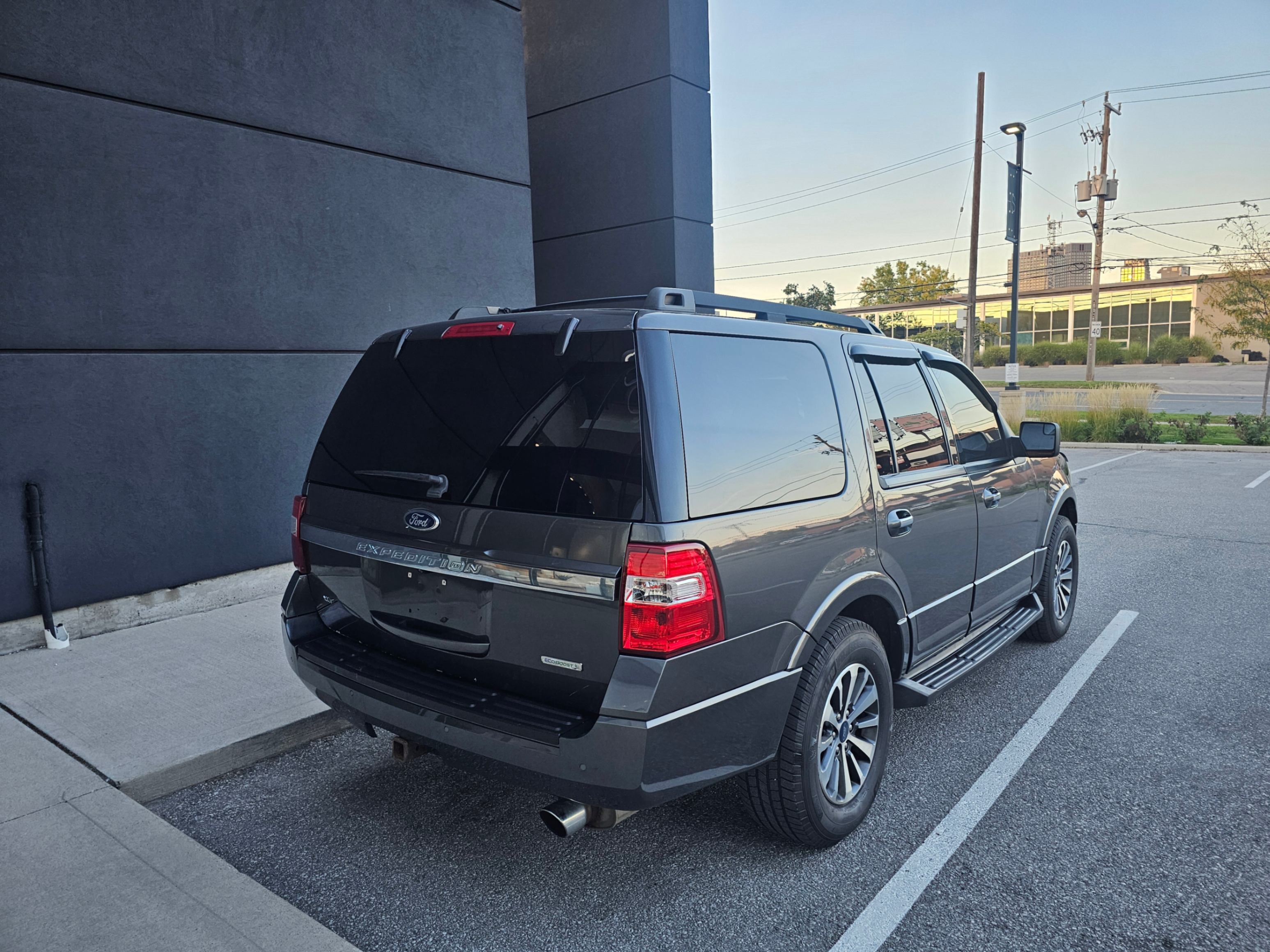 /todaysautosalesandservice/2015-Ford-Expedition-18789785545511828.jpg