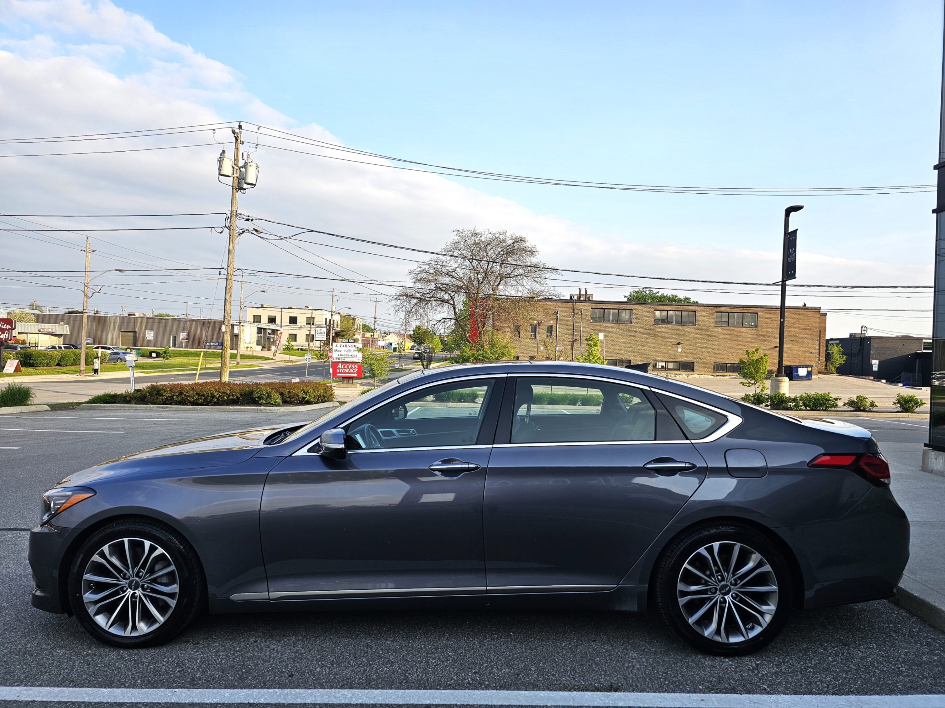 /todaysautosalesandservice/2015-Hyundai-Genesis-00493924272654267.jpg