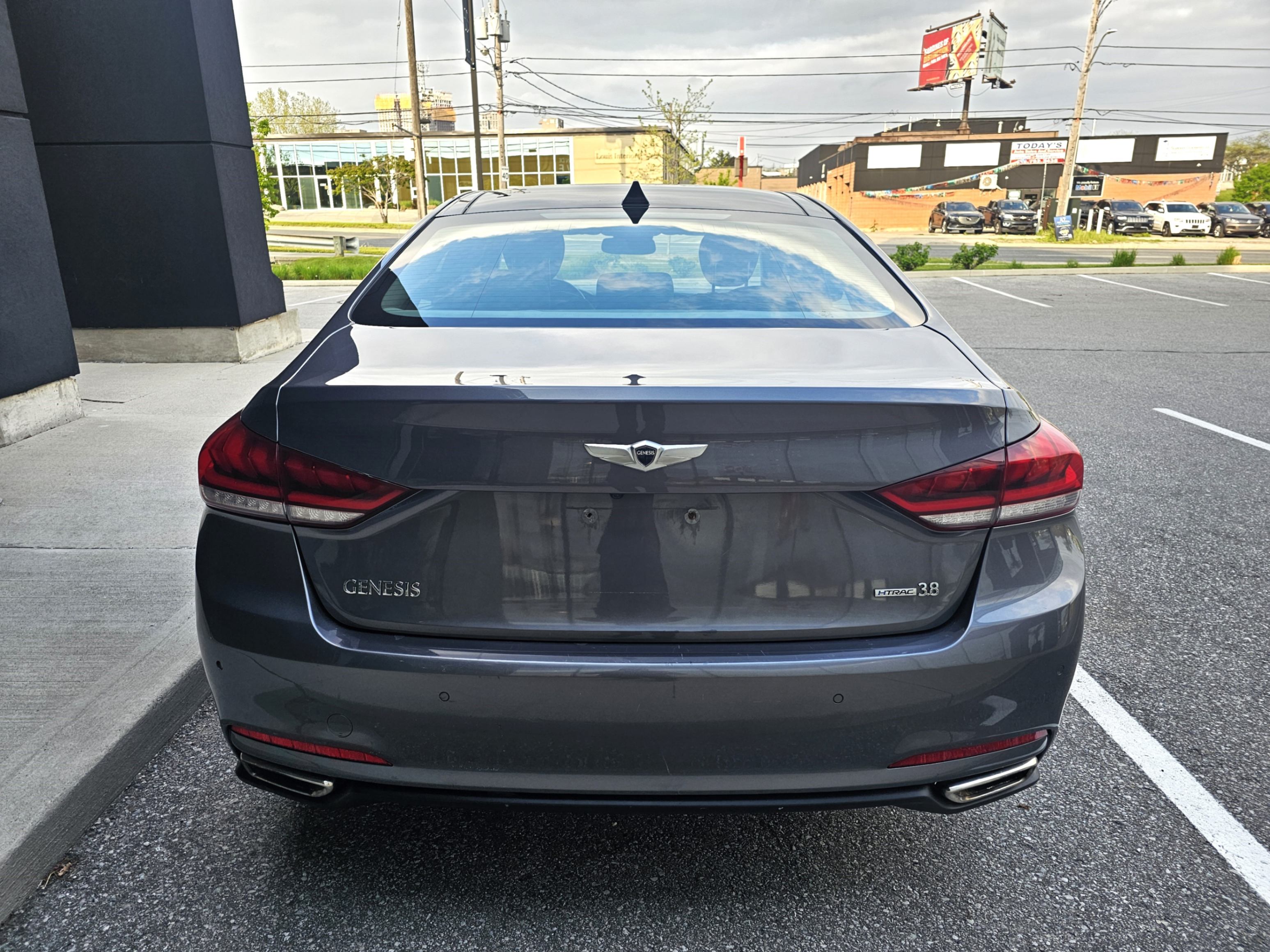 /todaysautosalesandservice/2015-Hyundai-Genesis-8970560466393047.jpg