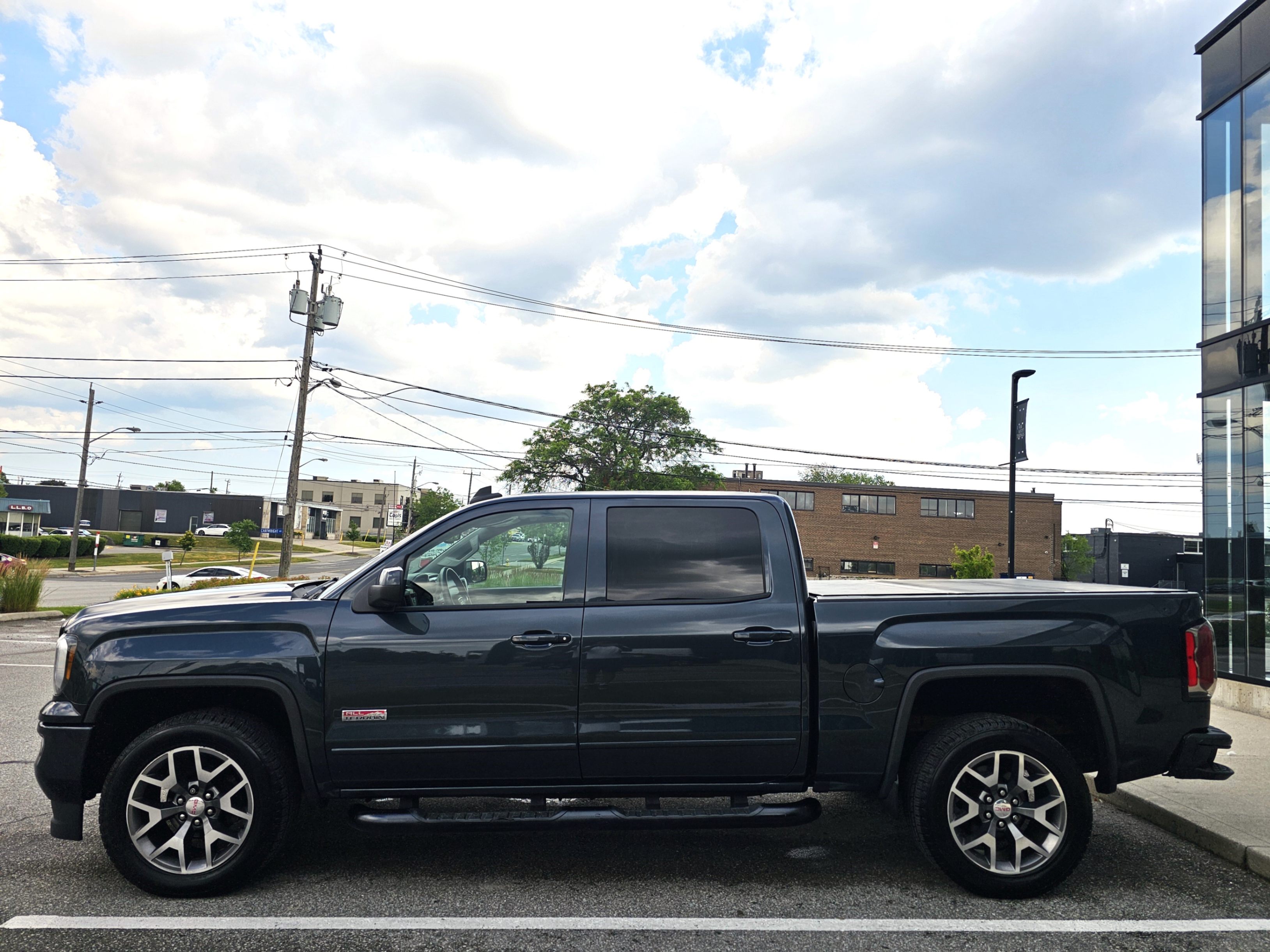 /todaysautosalesandservice/2017-GMC-Sierra1500-2883826233750111.jpg