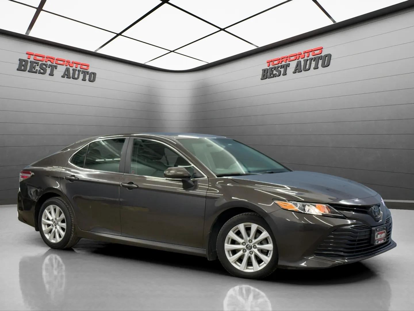 2018 Toyota Camry LE |