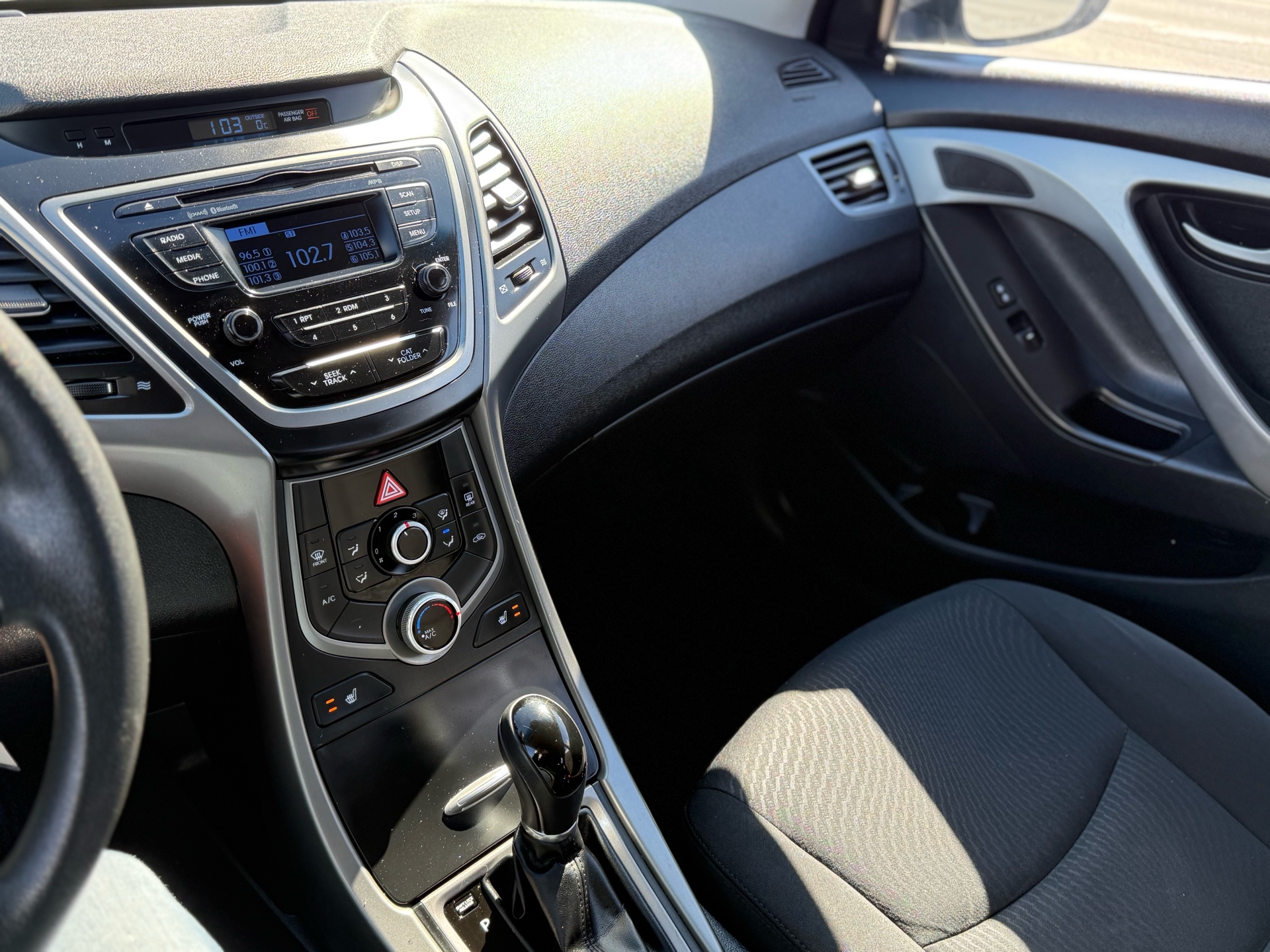 /uncoolautosales/2015-Hyundai-Elantra-4410684708065331.jpg