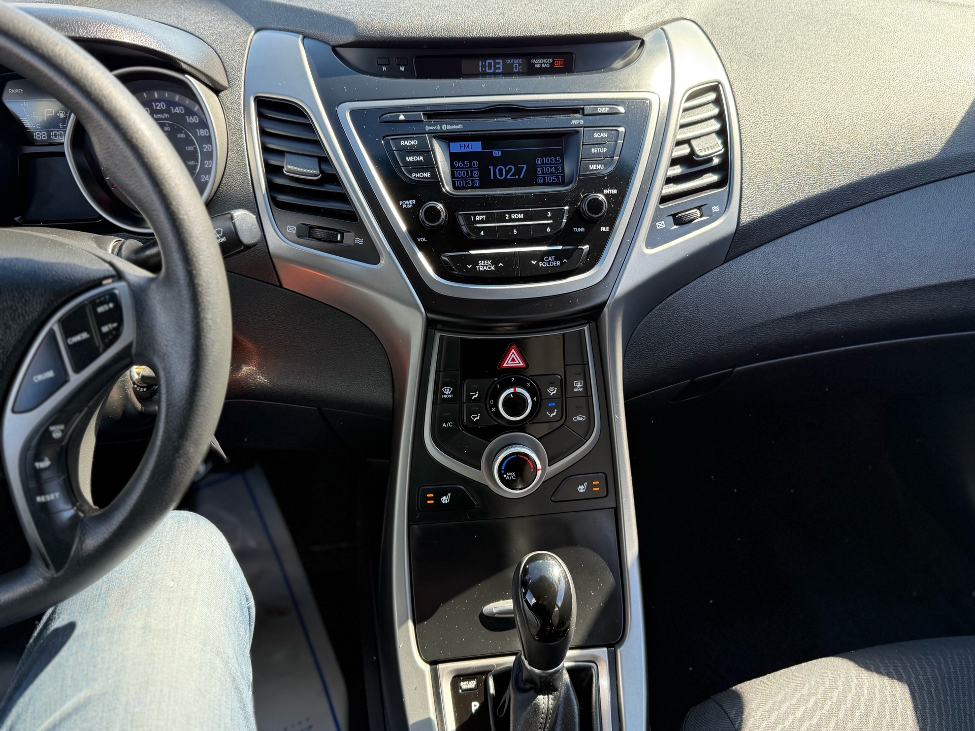 /uncoolautosales/2015-Hyundai-Elantra-47576958710130923.jpg