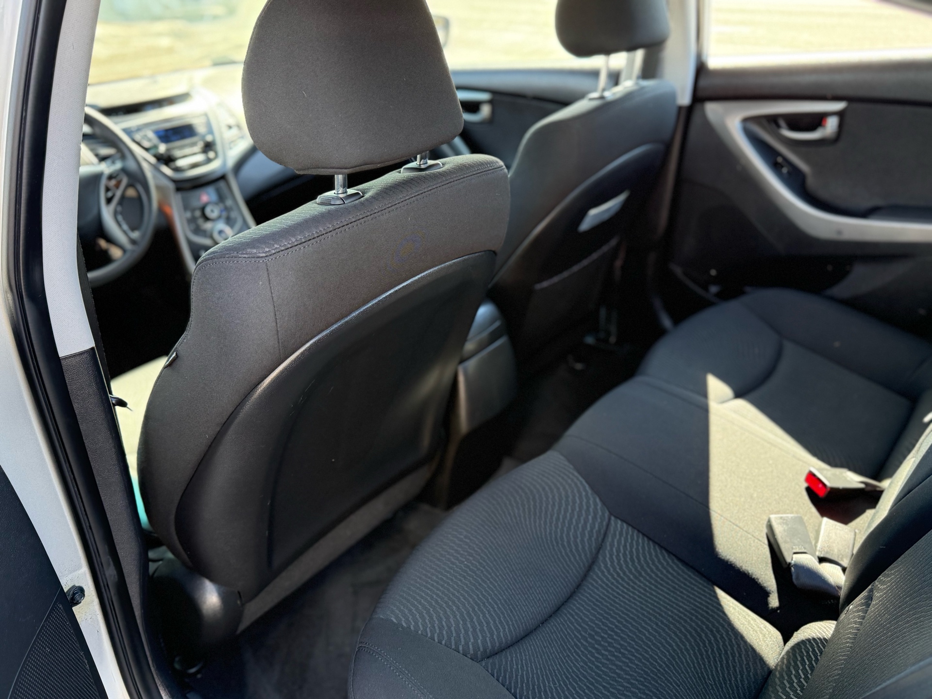 /uncoolautosales/2015-Hyundai-Elantra-8728525015051278.jpg