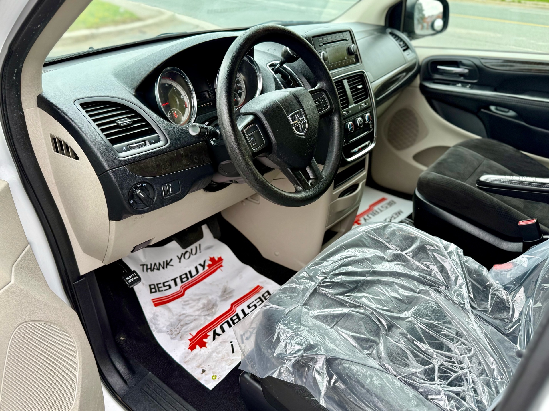 /uncoolautosales/2016-Dodge-GrandCaravan-242474985614487.jpg