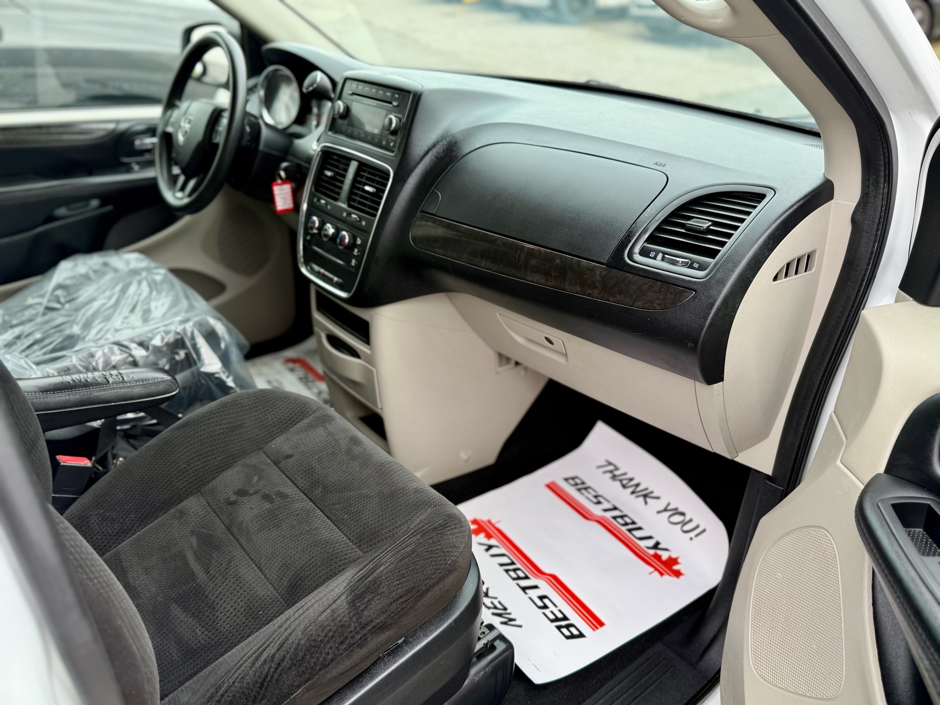 /uncoolautosales/2016-Dodge-GrandCaravan-461972377048244.jpg